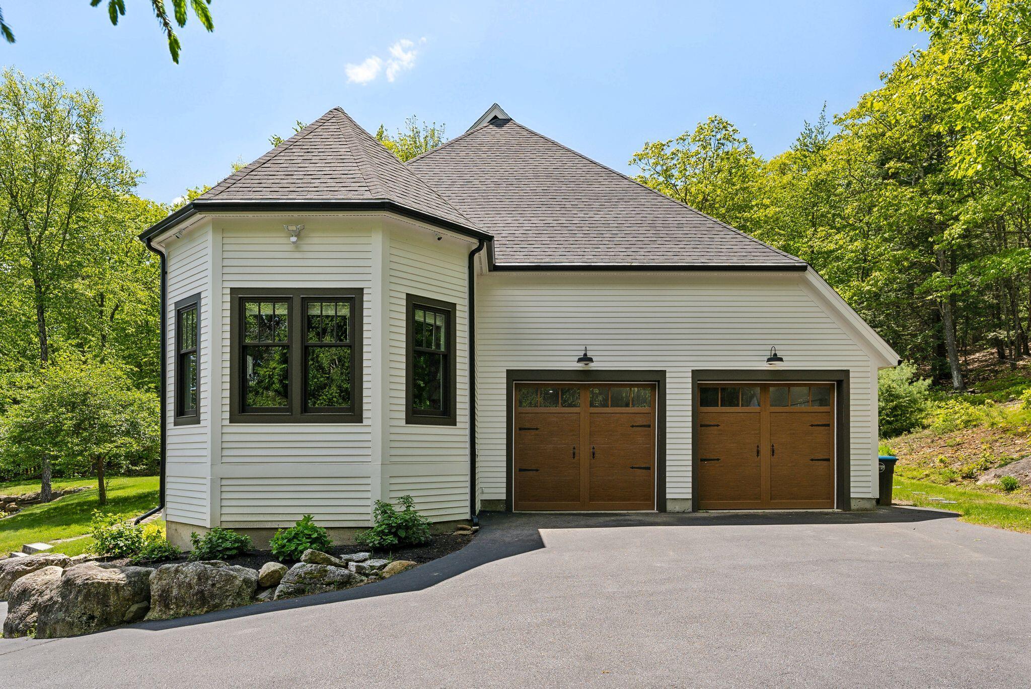 Falmouth, Maine, 04105, United States, 5 Bedrooms Bedrooms, ,5 BathroomsBathrooms,Residential,Active,1798129