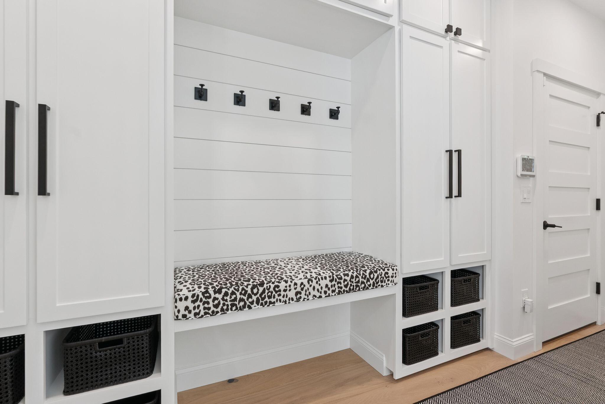 Cumberland, Maine, 04021, United States, ,5 BathroomsBathrooms,Residential,Active,1899925