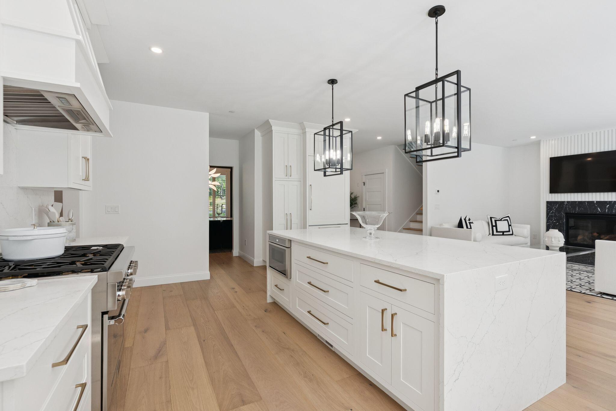 Cumberland, Maine, 04021, United States, ,5 BathroomsBathrooms,Residential,Active,1899925