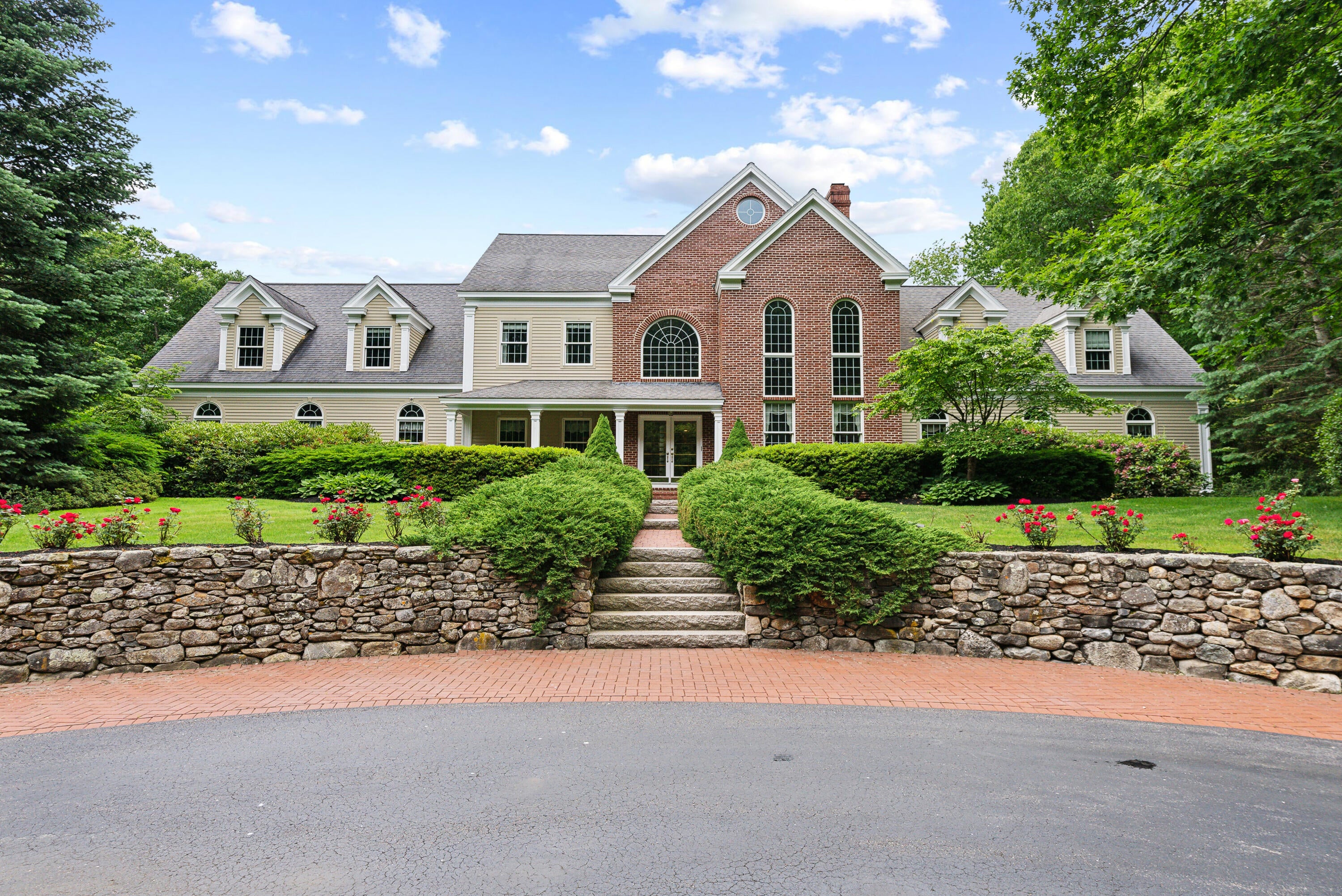 Saco, Maine, 04072, United States, 8 Bedrooms Bedrooms, ,9 BathroomsBathrooms,Residential,Active,1839757