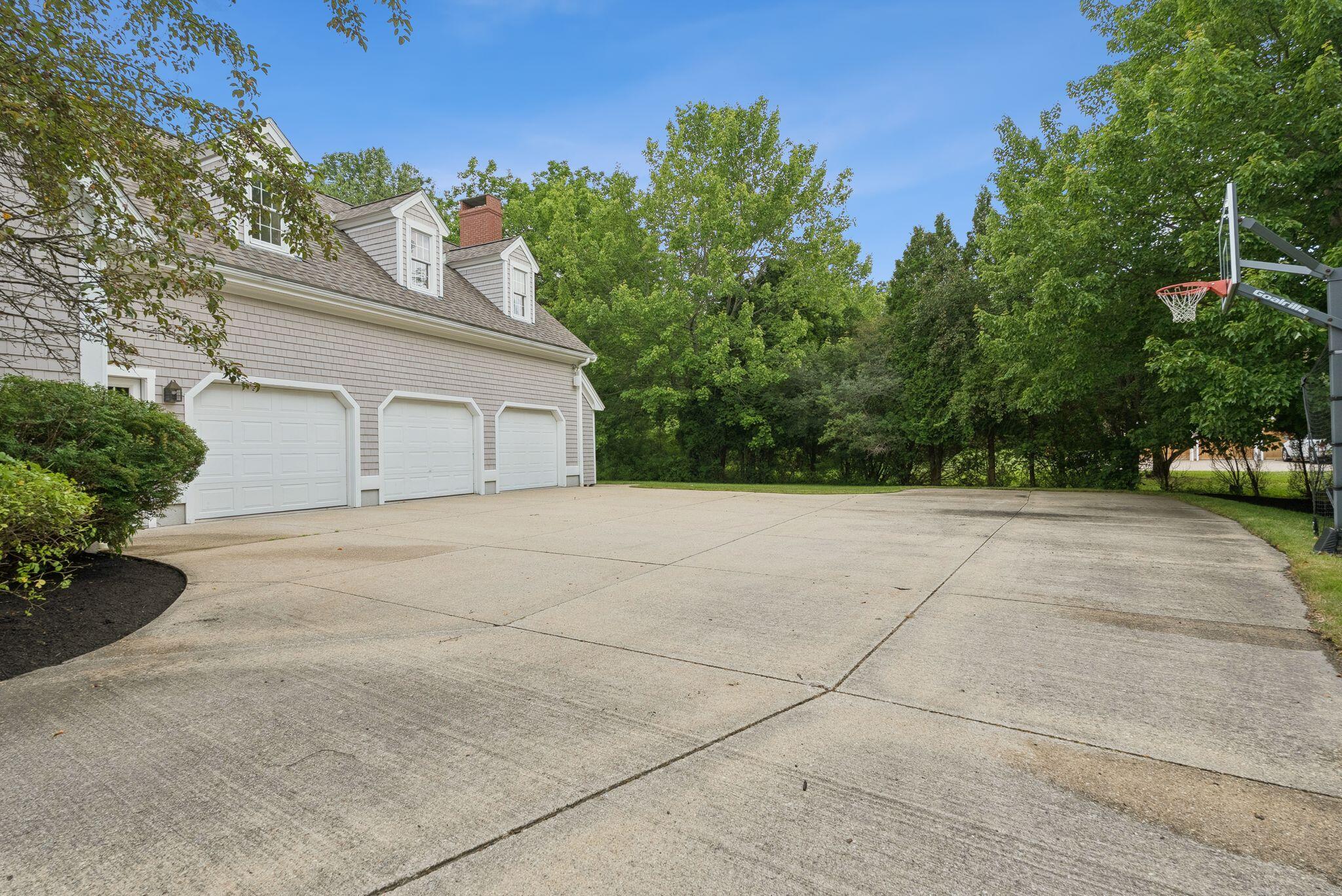 Cumberland, Maine, 04110, United States, 4 Bedrooms Bedrooms, ,5 BathroomsBathrooms,Residential,Active,1886783