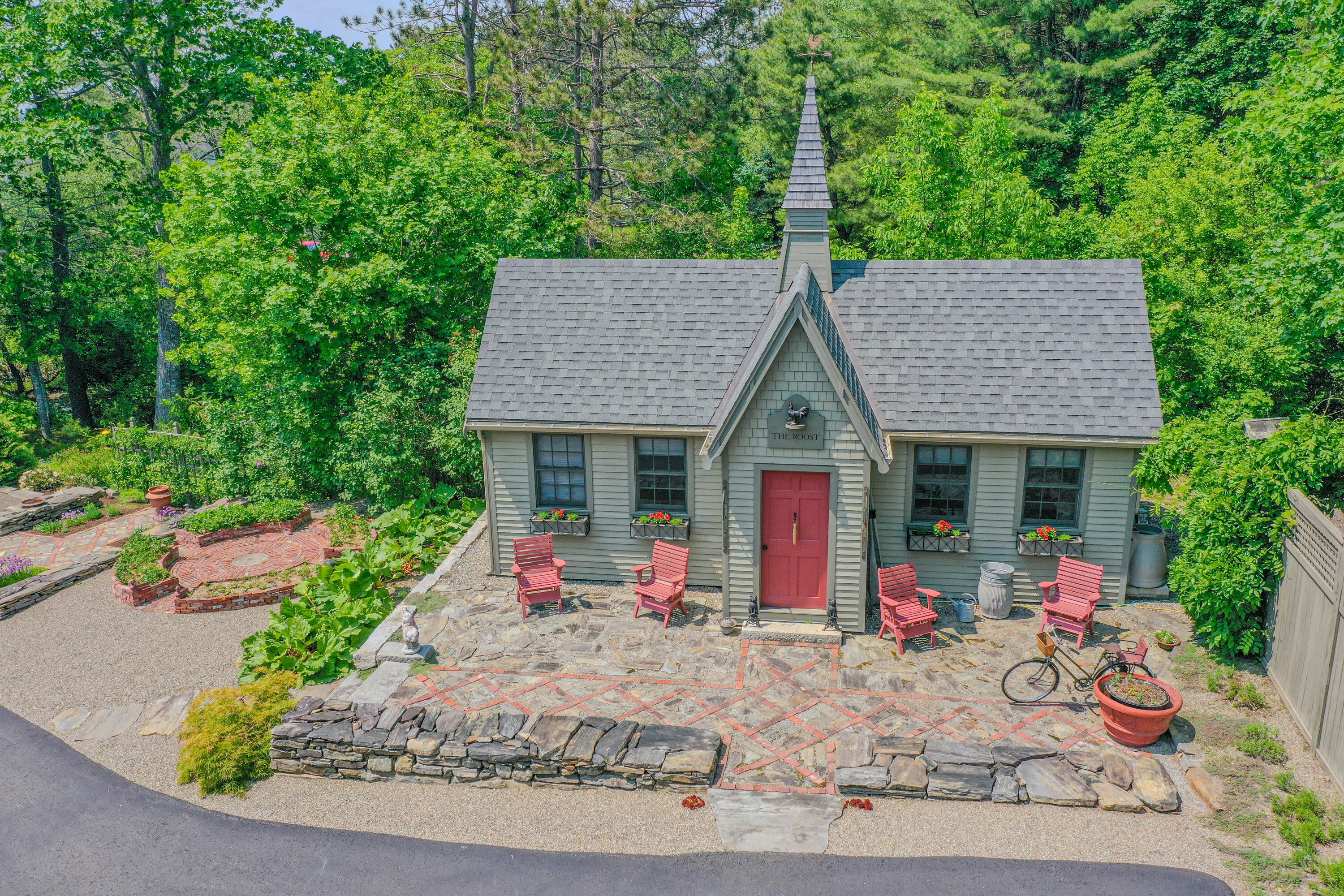 Belfast, Maine, 04915, United States, ,2 BathroomsBathrooms,Residential,Active,1762819