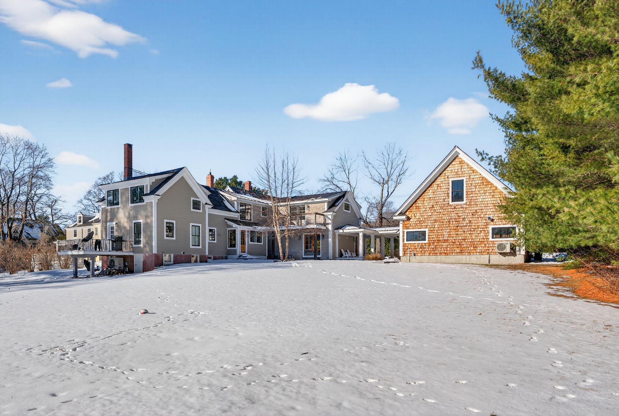 Falmouth, Maine, 04105, United States, 5 Bedrooms Bedrooms, ,4 BathroomsBathrooms,Residential,Active,1961947
