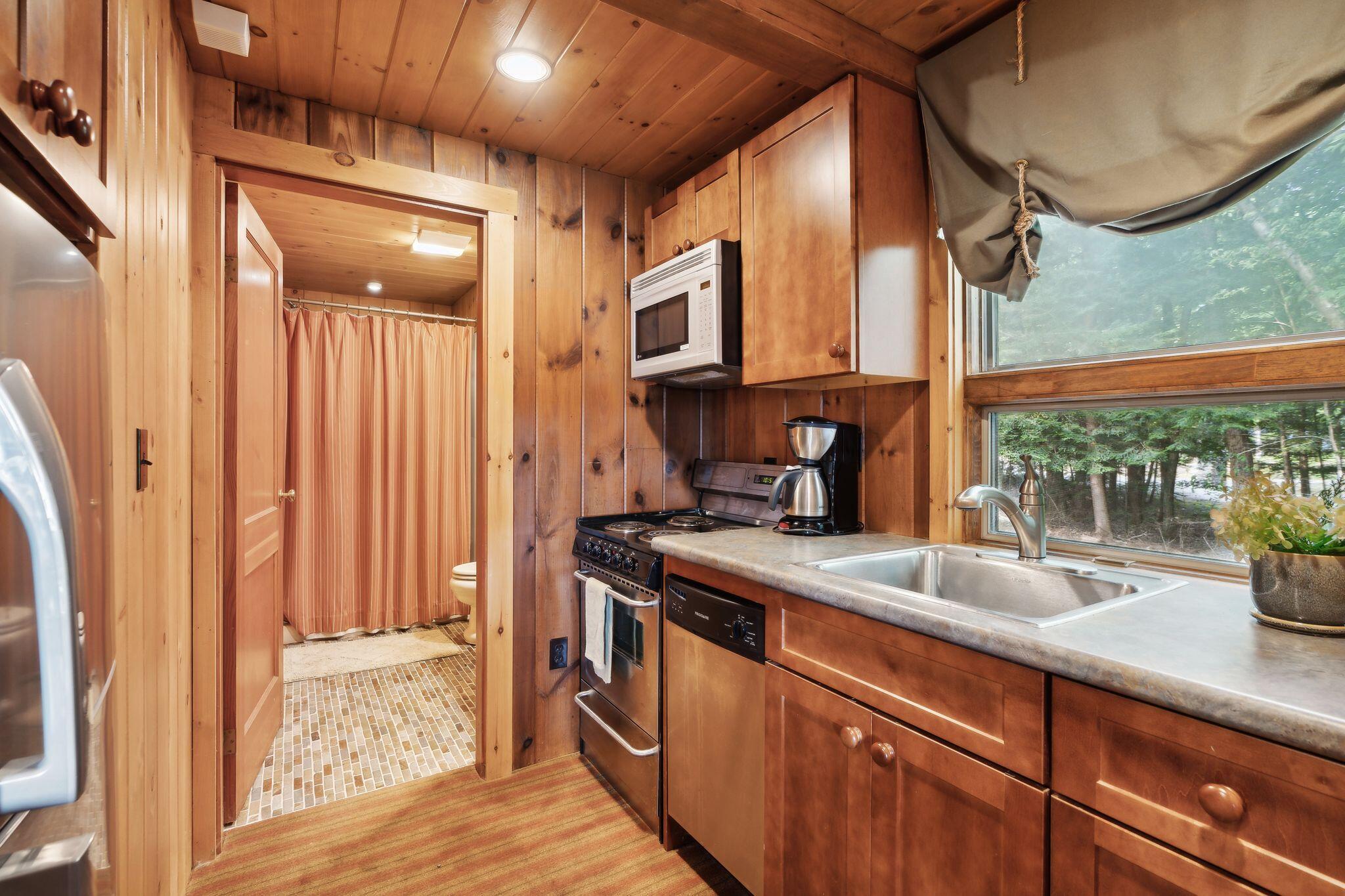 Naples, Maine, 04055, United States, 9 Bedrooms Bedrooms, ,8 BathroomsBathrooms,Residential,Active,1905064