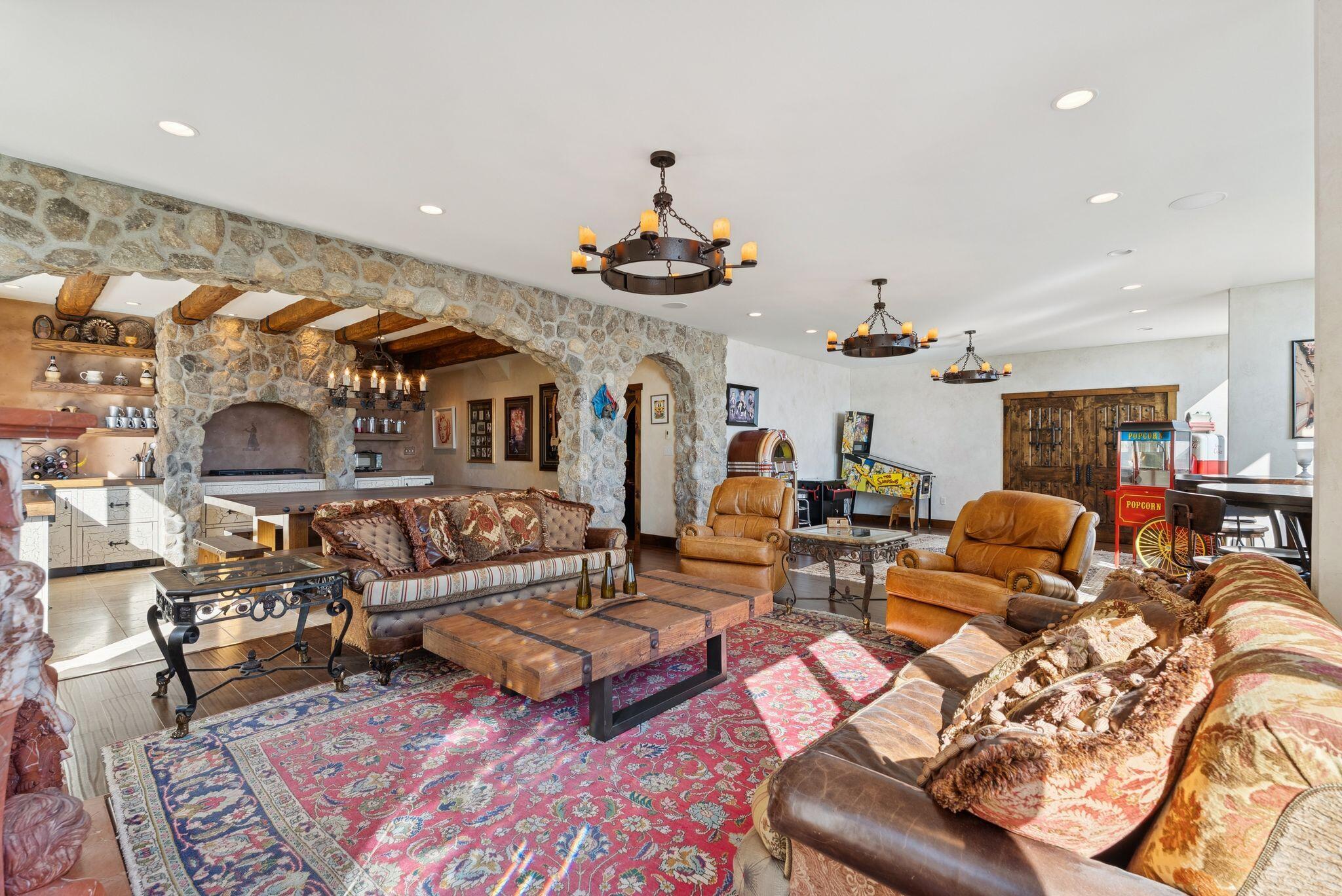 South Portland, Maine, 04106, United States, 3 Bedrooms Bedrooms, ,5 BathroomsBathrooms,Residential,Active,1954023