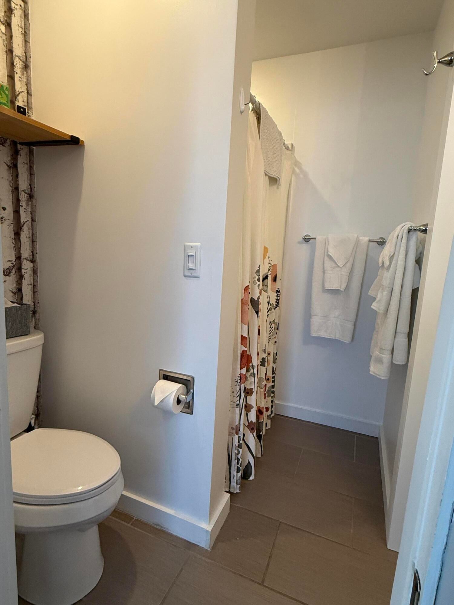 Ogunquit, Maine, 03907, United States, 6 Bedrooms Bedrooms, ,6 BathroomsBathrooms,Residential,Active,2012671