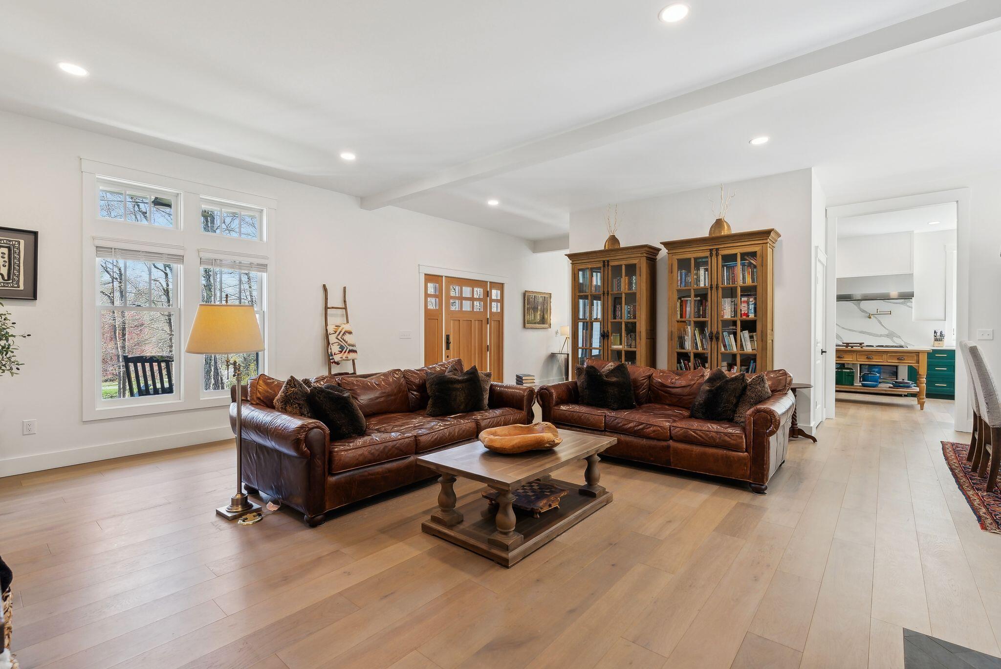 Falmouth, Maine, 04105, United States, 5 Bedrooms Bedrooms, ,5 BathroomsBathrooms,Residential,Active,1798129