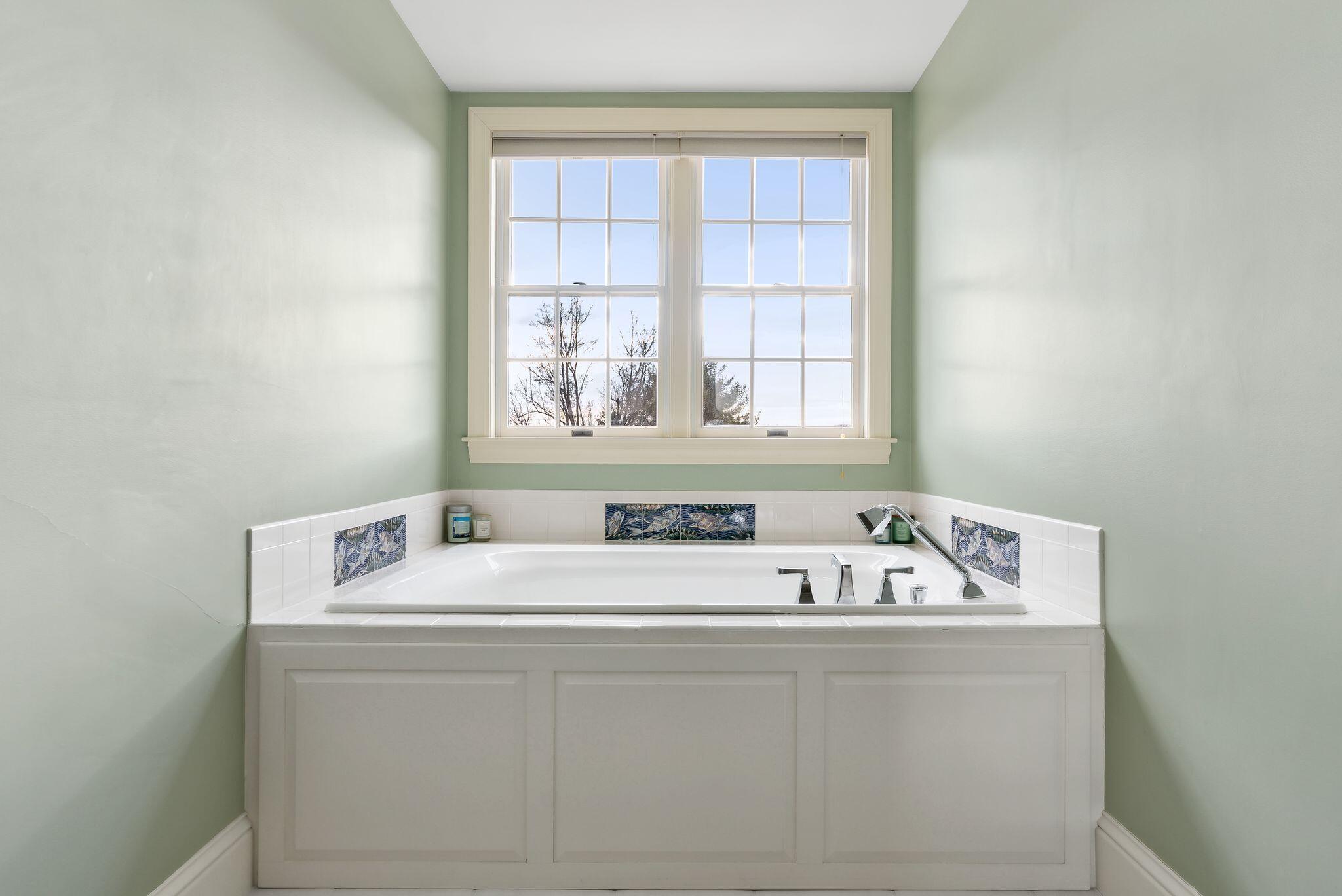 Cumberland, Maine, 04110, United States, 4 Bedrooms Bedrooms, ,5 BathroomsBathrooms,Residential,Active,1886783