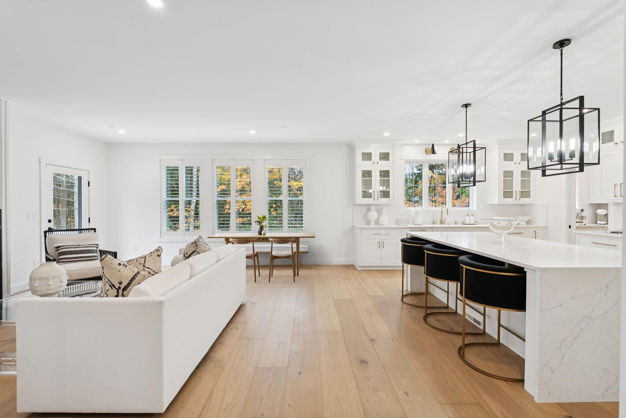 Cumberland, Maine, 04021, United States, ,5 BathroomsBathrooms,Residential,Active,1899925