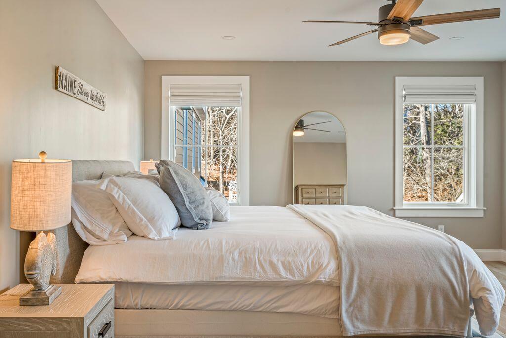 Falmouth, Maine, 04105, United States, 5 Bedrooms Bedrooms, ,6 BathroomsBathrooms,Residential,Active,2028555