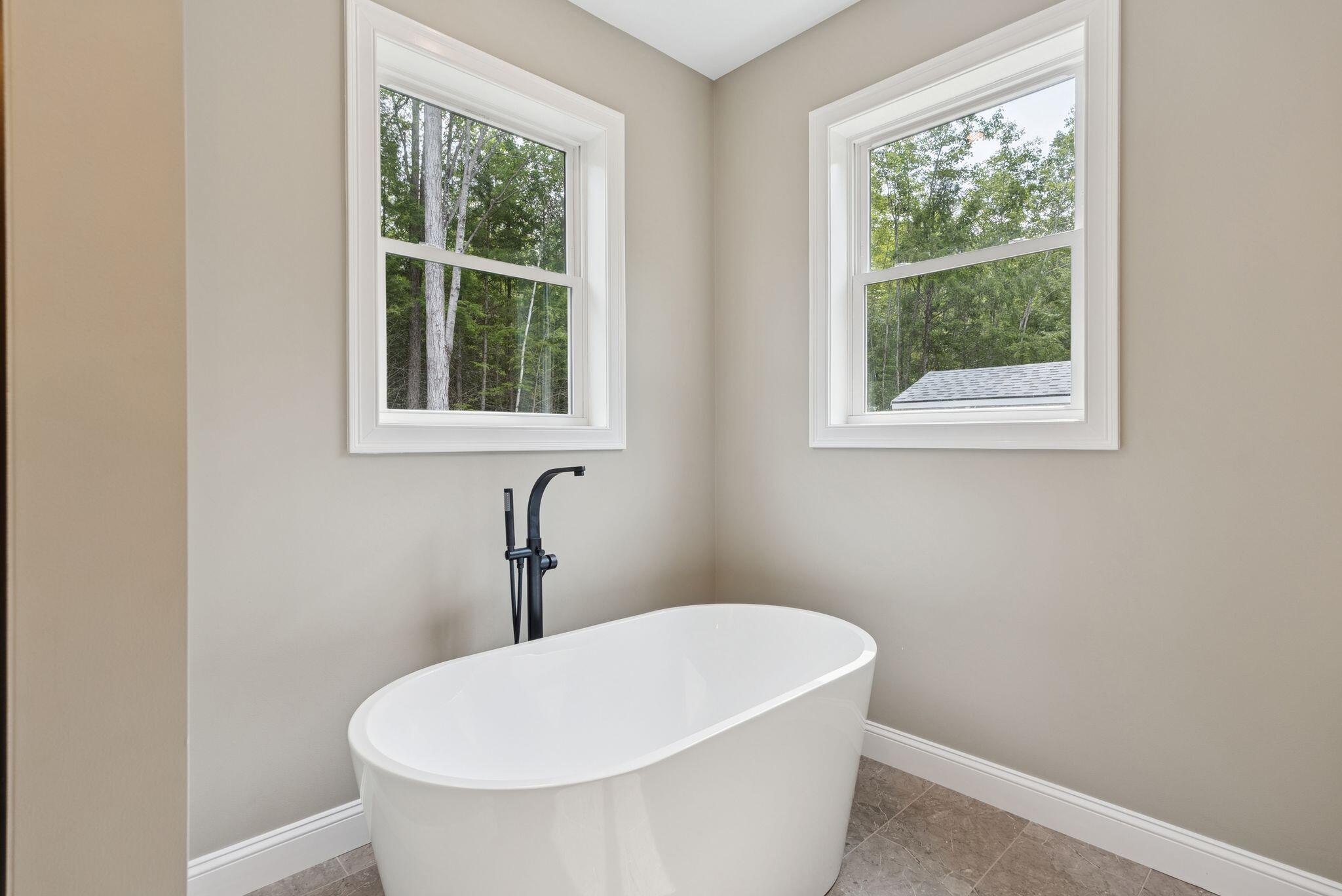 Buxton, Maine, 04093, United States, 4 Bedrooms Bedrooms, ,4 BathroomsBathrooms,Residential,Active,1909608