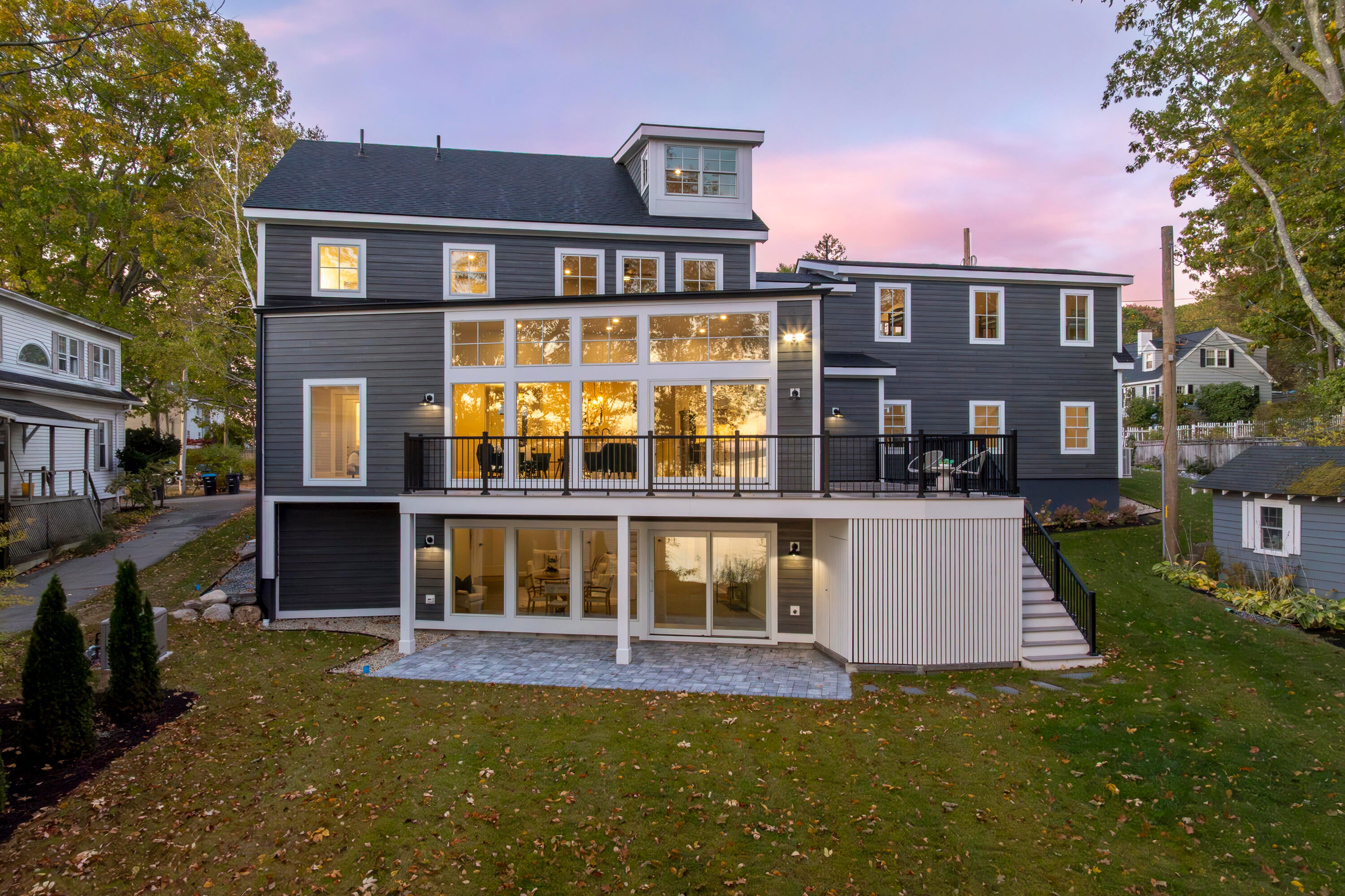 Falmouth, Maine, 04105, United States, 5 Bedrooms Bedrooms, ,6 BathroomsBathrooms,Residential,Active,2028555