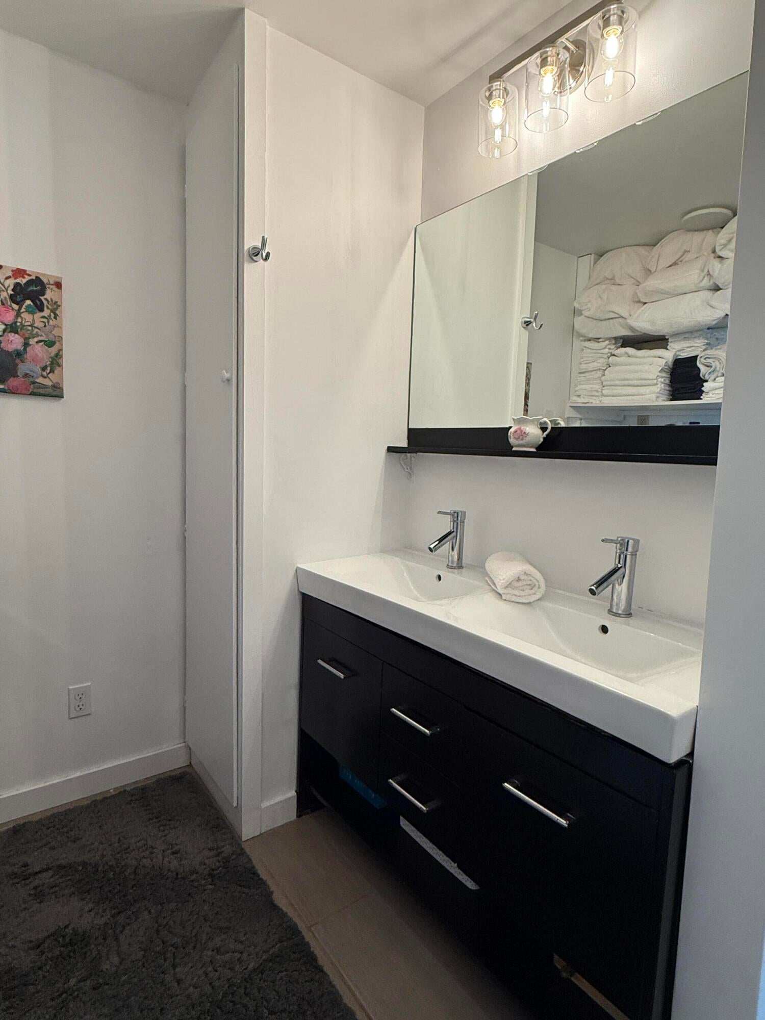 Ogunquit, Maine, 03907, United States, 6 Bedrooms Bedrooms, ,6 BathroomsBathrooms,Residential,Active,2012671