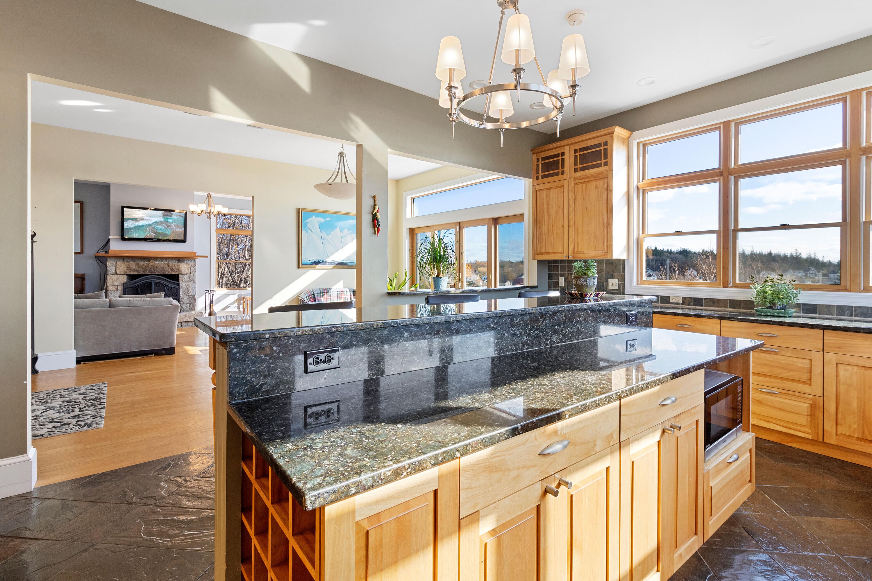 Vinalhaven, Maine, 04863, United States, 4 Bedrooms Bedrooms, ,4 BathroomsBathrooms,Residential,Active,1997886