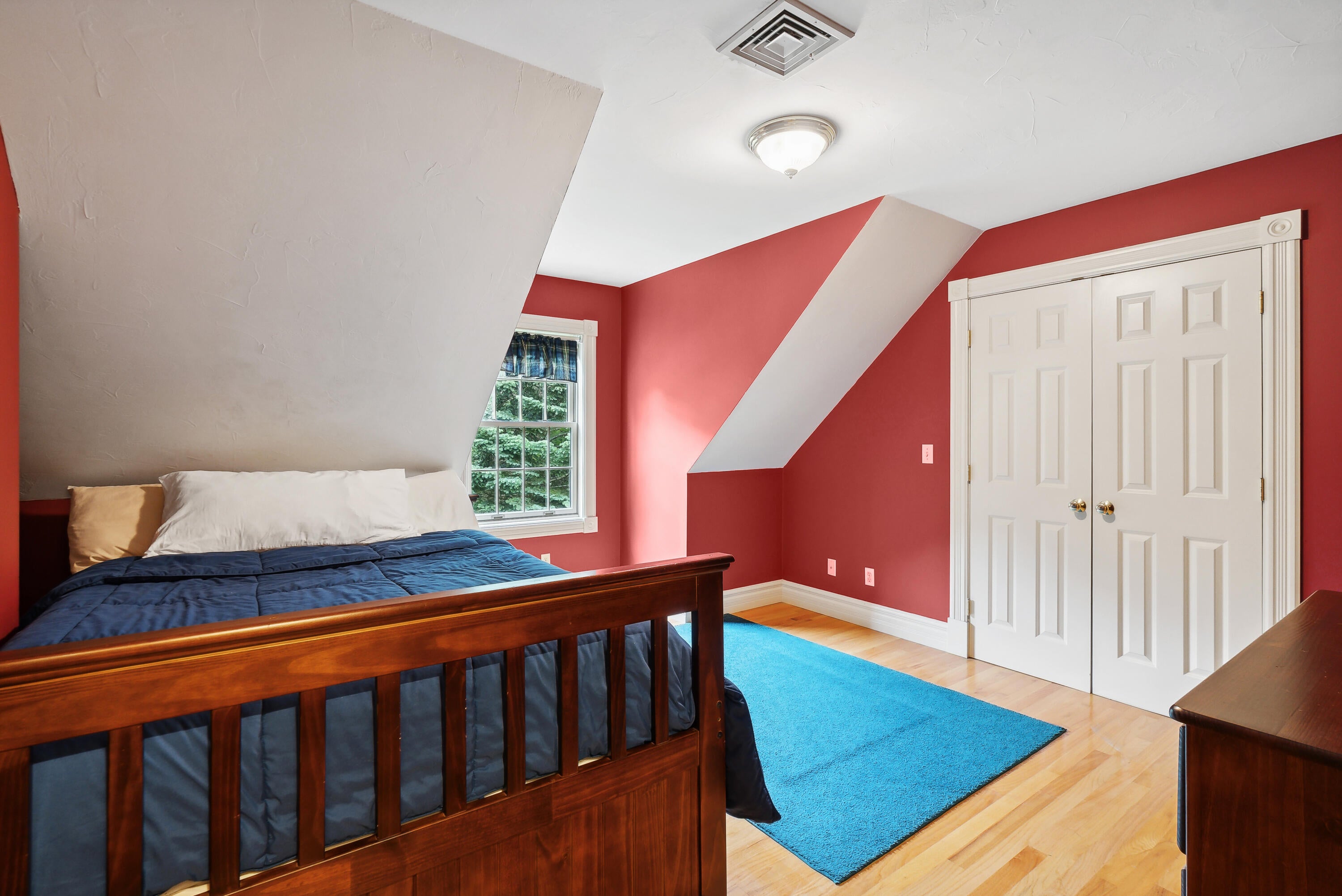 Saco, Maine, 04072, United States, 8 Bedrooms Bedrooms, ,9 BathroomsBathrooms,Residential,Active,1839757