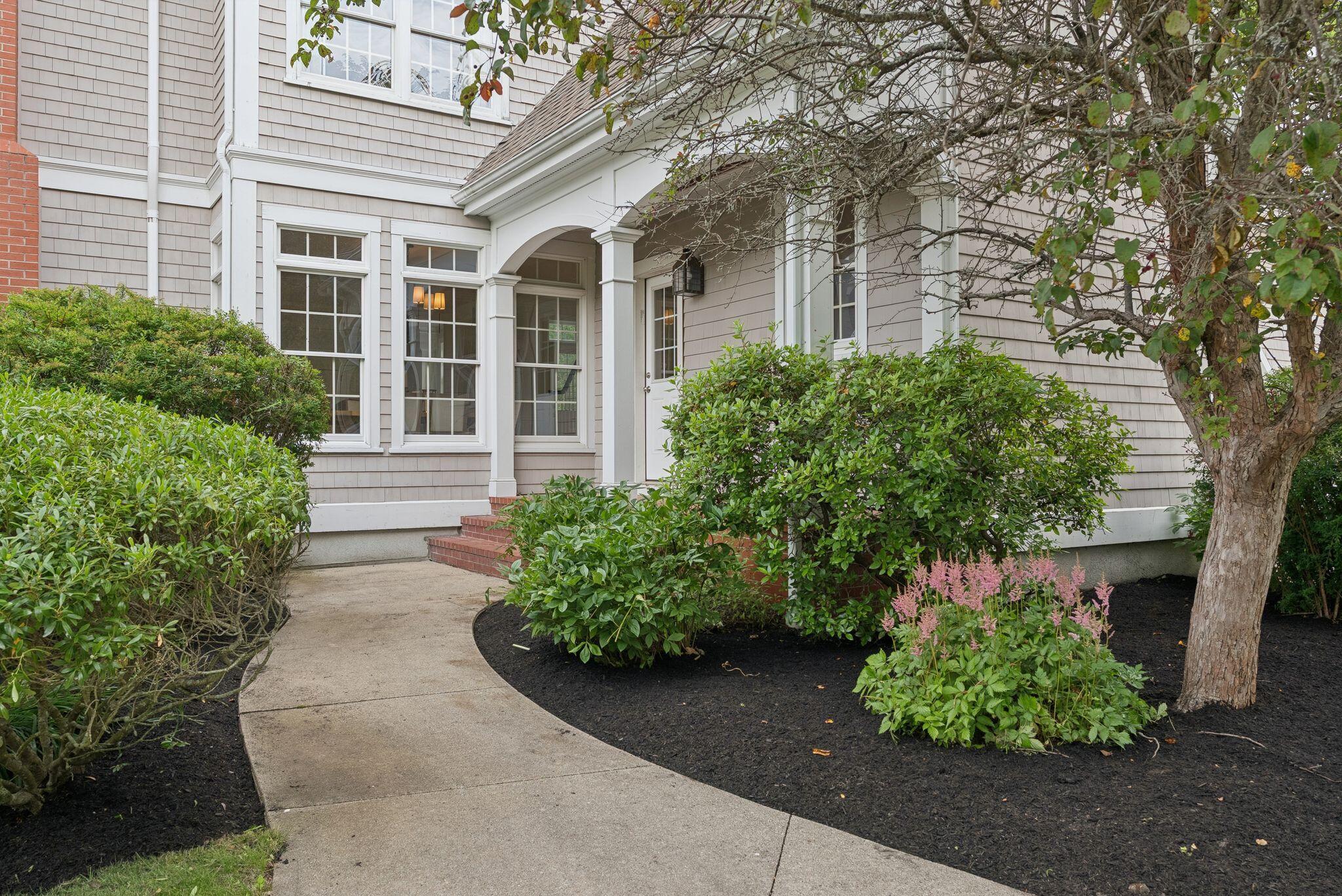 Cumberland, Maine, 04110, United States, 4 Bedrooms Bedrooms, ,5 BathroomsBathrooms,Residential,Active,1886783