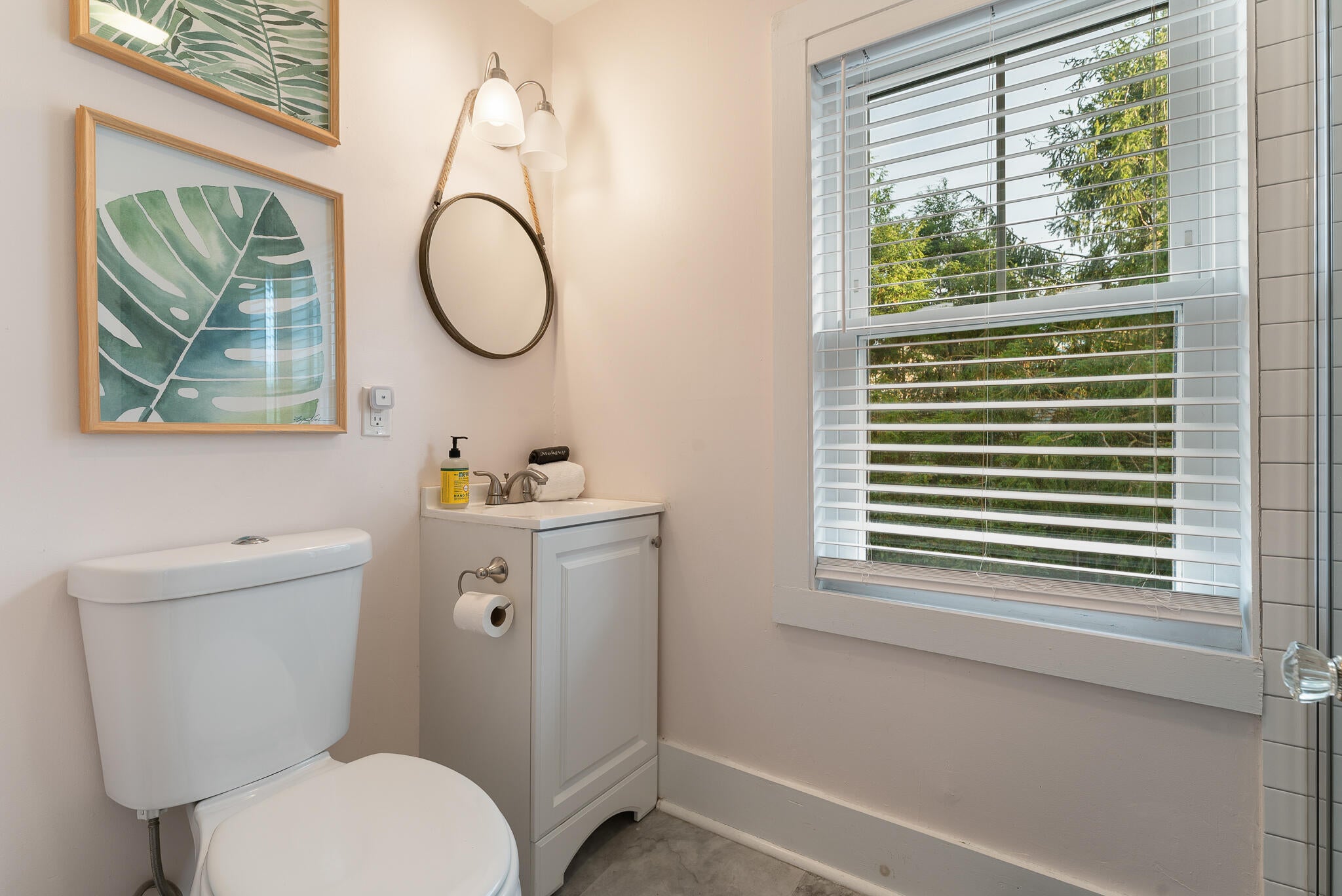 Ogunquit, Maine, 03907, United States, 7 Bedrooms Bedrooms, ,7 BathroomsBathrooms,Residential,Active,1942380