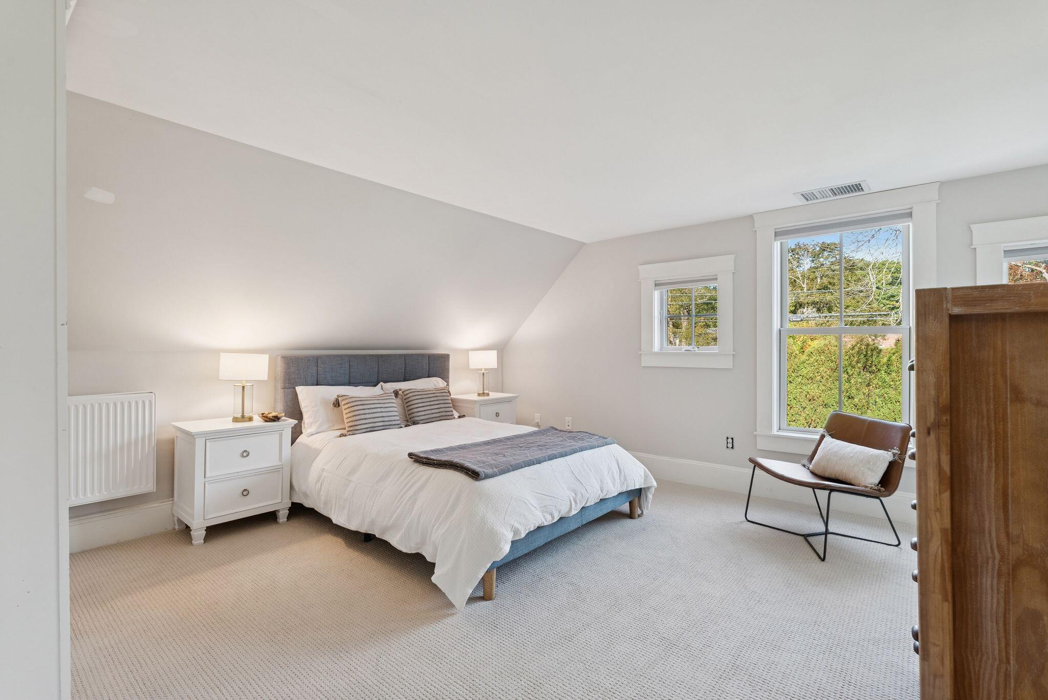 Falmouth, Maine, 04105, United States, 5 Bedrooms Bedrooms, ,4 BathroomsBathrooms,Residential,Active,1961947