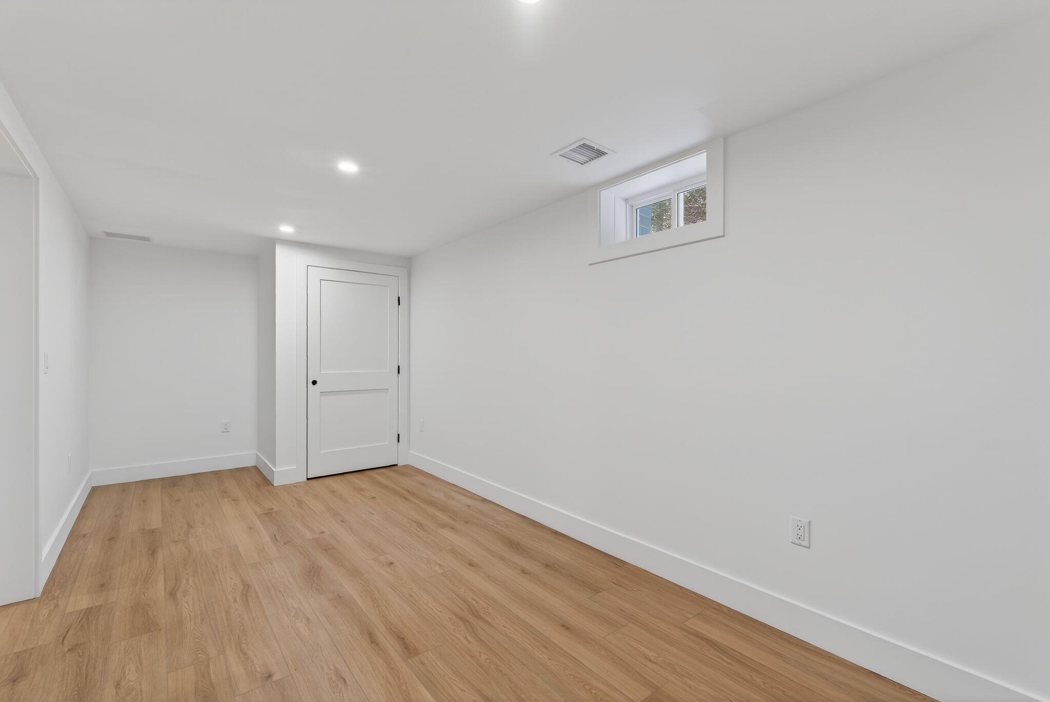 Falmouth, Maine, 04105, United States, 4 Bedrooms Bedrooms, ,4 BathroomsBathrooms,Residential,Active,2001079