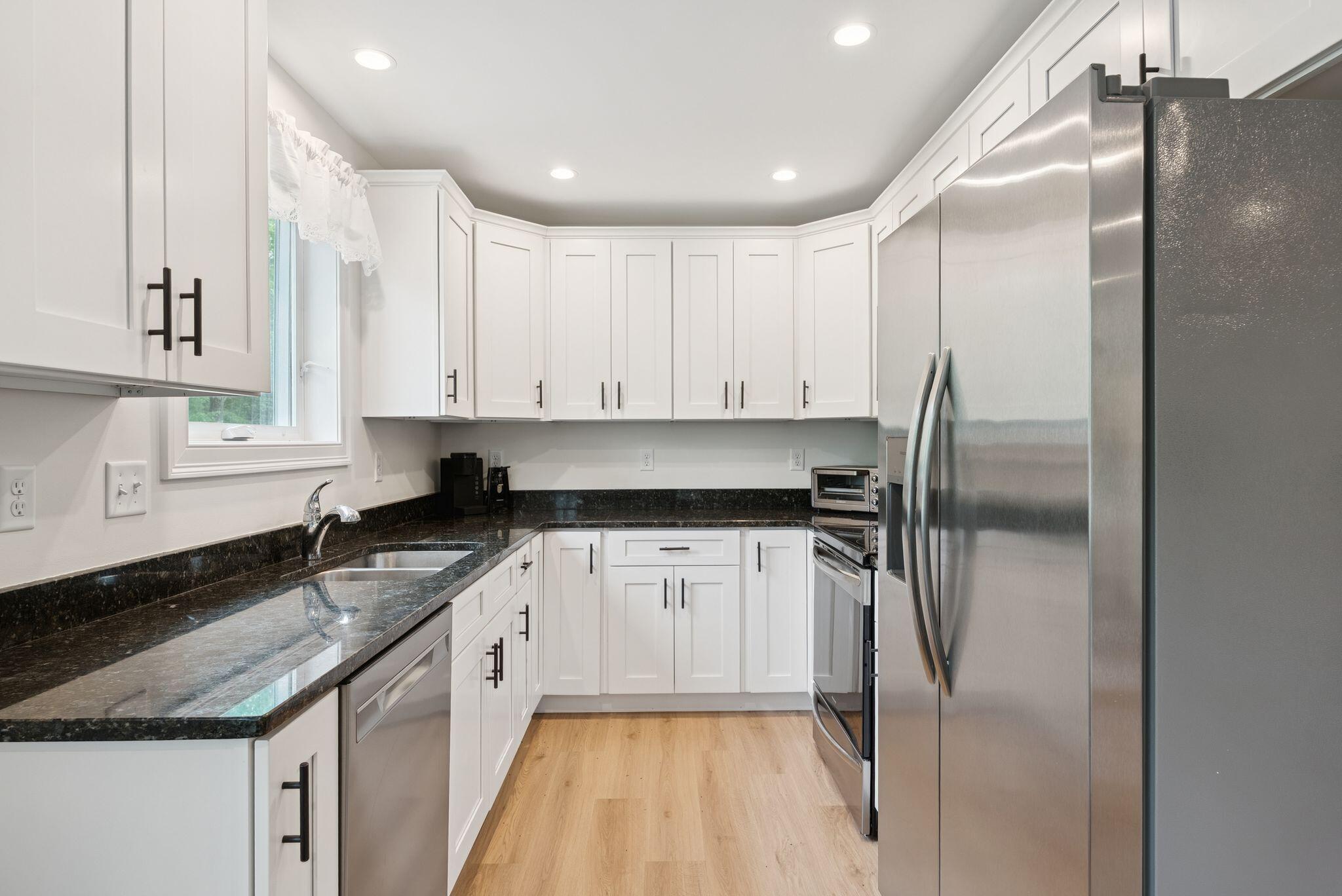 Buxton, Maine, 04093, United States, 4 Bedrooms Bedrooms, ,4 BathroomsBathrooms,Residential,Active,1909608