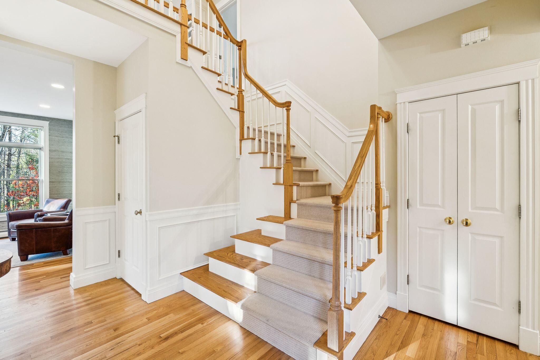 Falmouth, Maine, 04105, United States, 5 Bedrooms Bedrooms, ,4 BathroomsBathrooms,Residential,Active,2002327