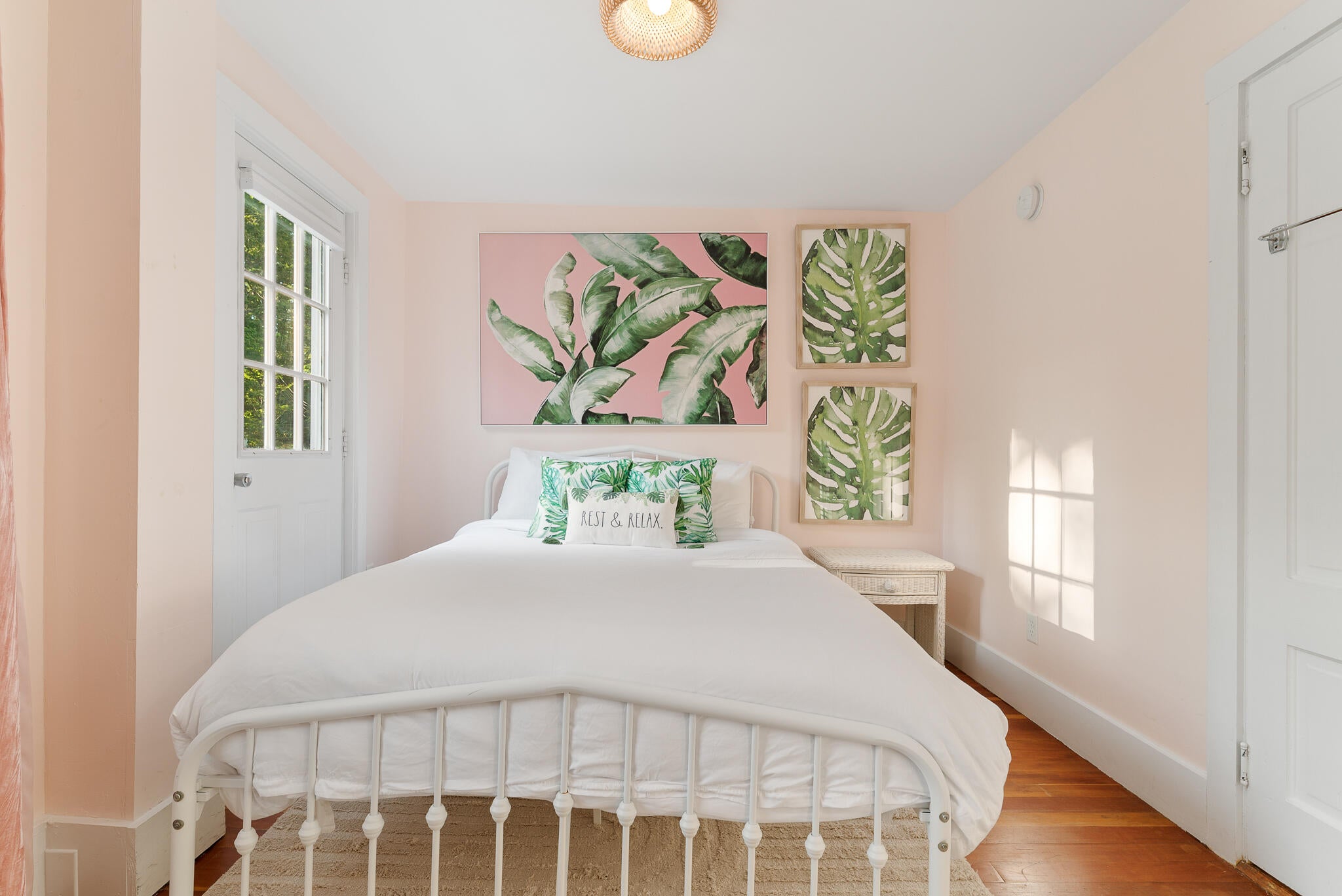 Ogunquit, Maine, 03907, United States, 7 Bedrooms Bedrooms, ,7 BathroomsBathrooms,Residential,Active,1942380