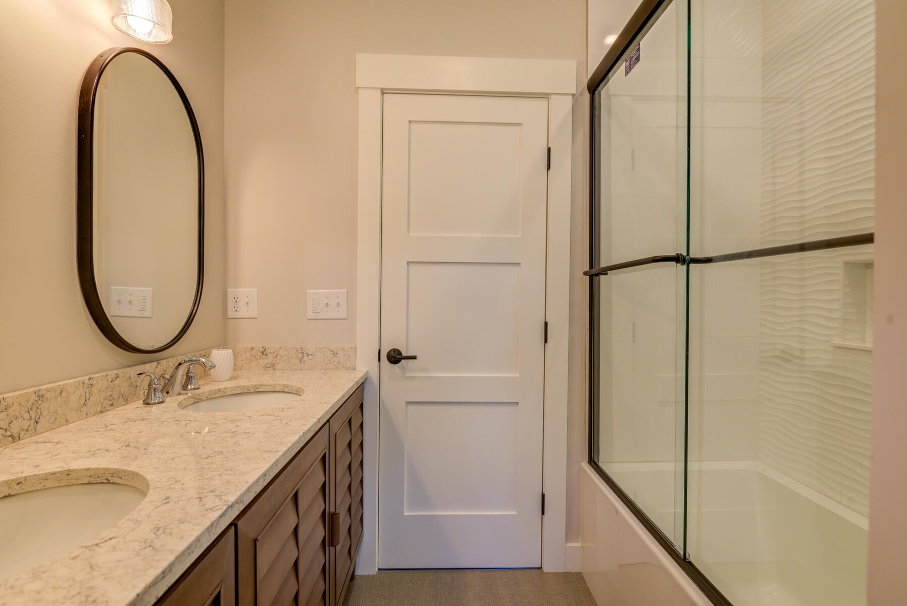 Ogunquit, Maine, 03907, United States, 3 Bedrooms Bedrooms, ,2 BathroomsBathrooms,Residential,Active,1951829