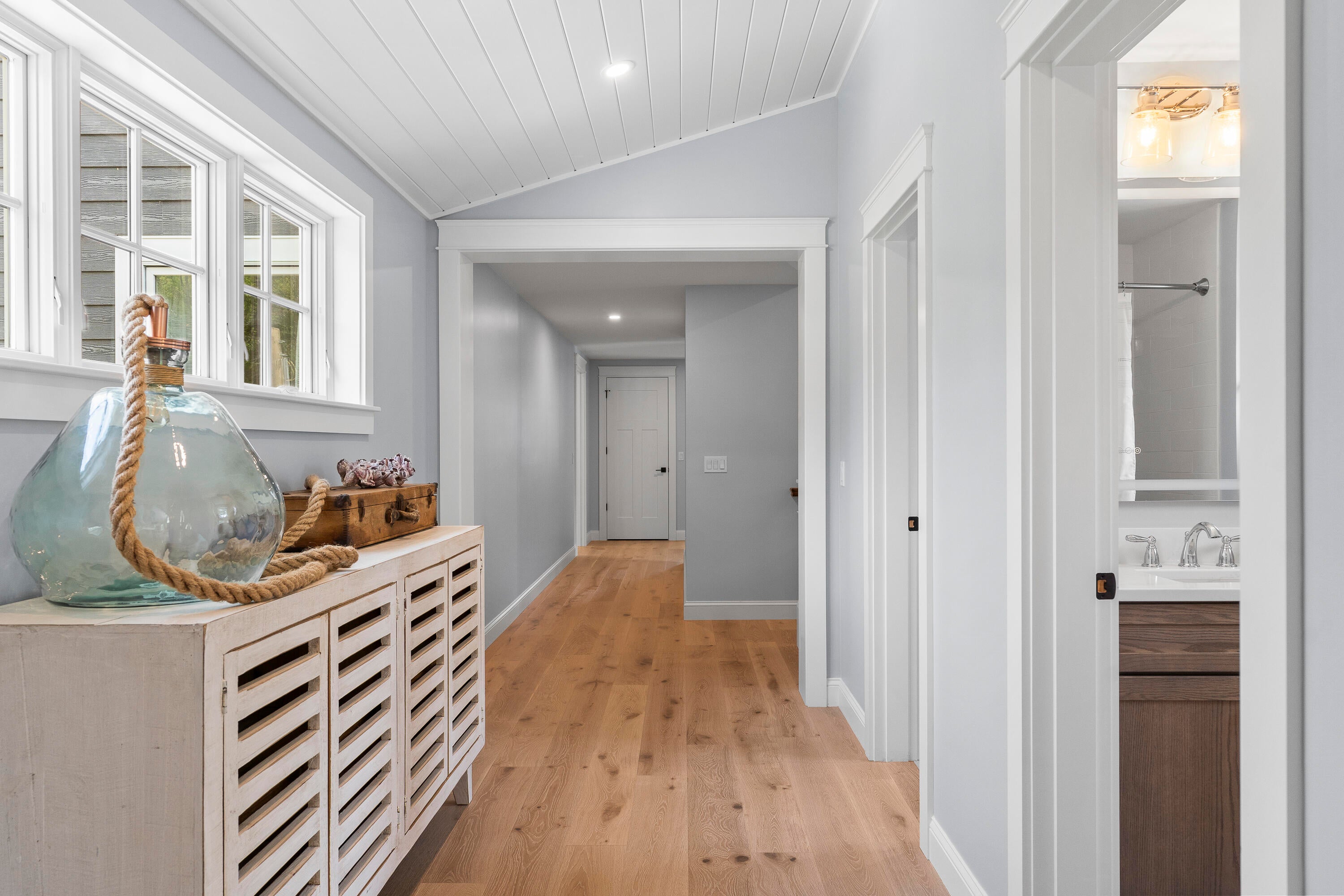 Falmouth, Maine, 04105, United States, 5 Bedrooms Bedrooms, ,6 BathroomsBathrooms,Residential,Active,2028555