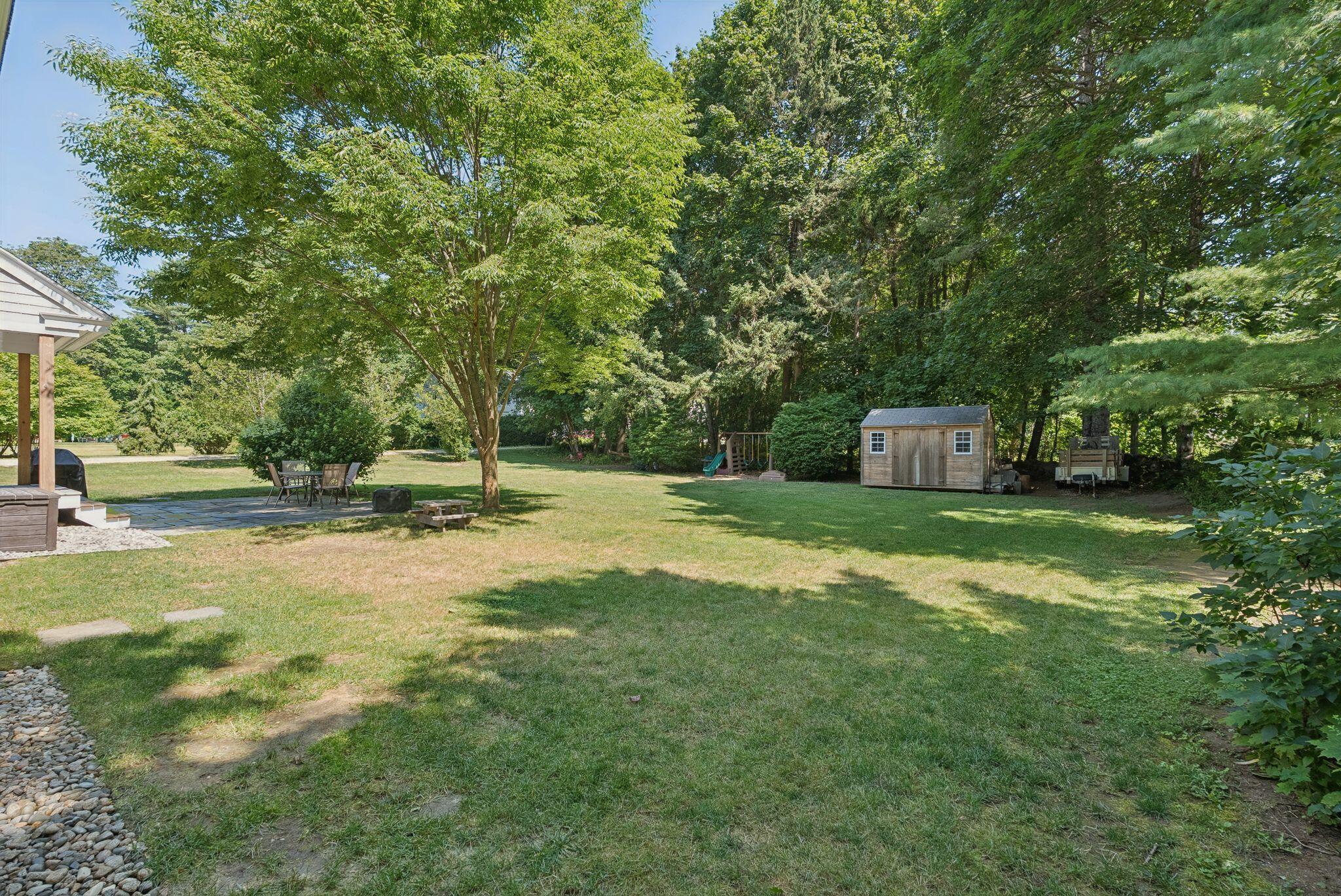 Falmouth, Maine, 04105, United States, 4 Bedrooms Bedrooms, ,3 BathroomsBathrooms,Residential,Pending,1903217