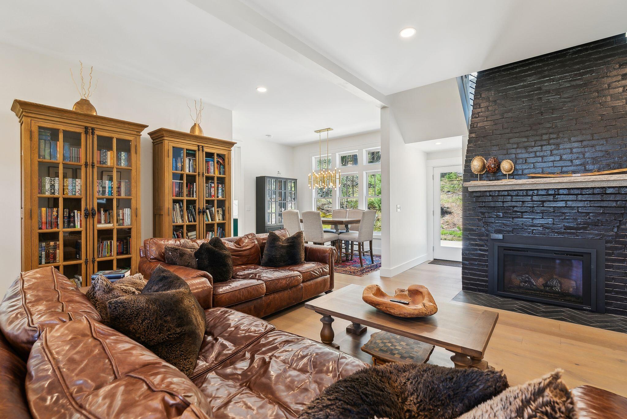 Falmouth, Maine, 04105, United States, 5 Bedrooms Bedrooms, ,5 BathroomsBathrooms,Residential,Active,1798129