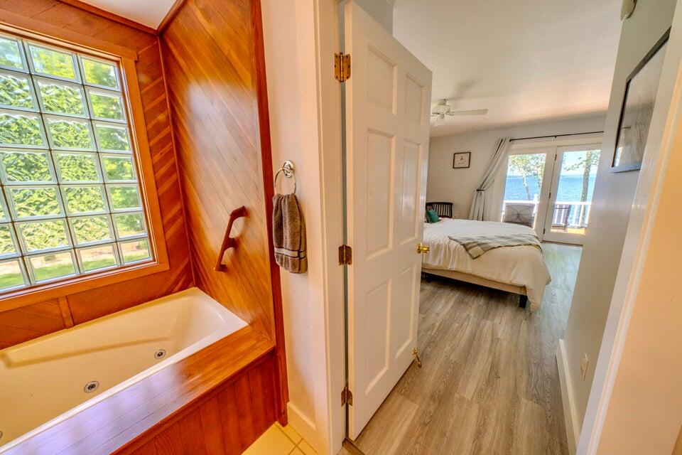 Belfast, Maine, 04915, United States, 4 Bedrooms Bedrooms, ,4 BathroomsBathrooms,Residential,Active,1876879