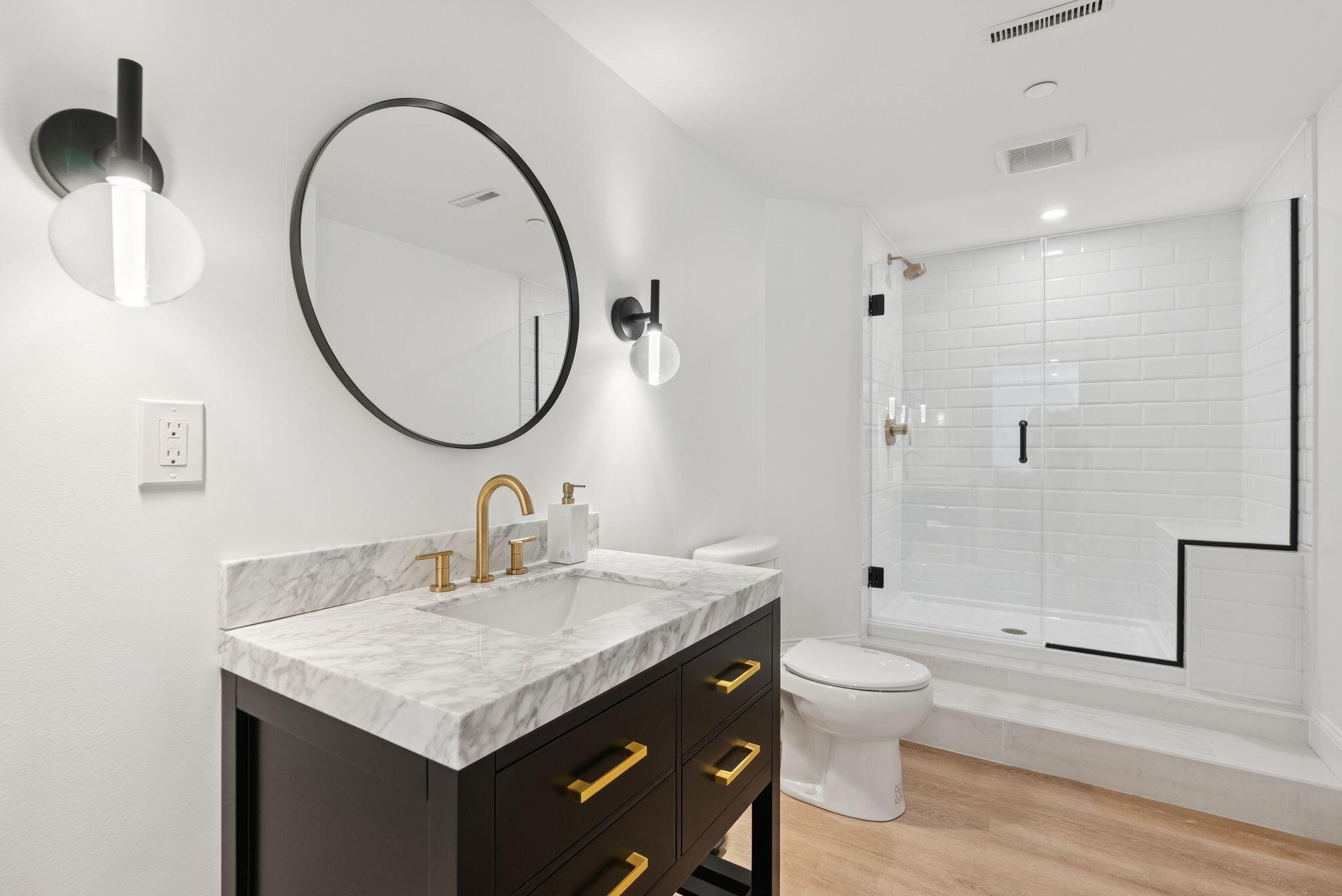 Cumberland, Maine, 04021, United States, ,5 BathroomsBathrooms,Residential,Active,1899925