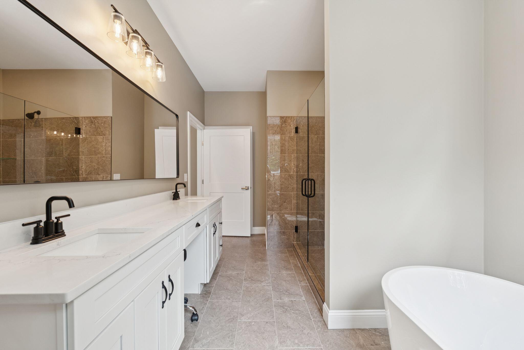 Buxton, Maine, 04093, United States, 4 Bedrooms Bedrooms, ,4 BathroomsBathrooms,Residential,Active,1909608