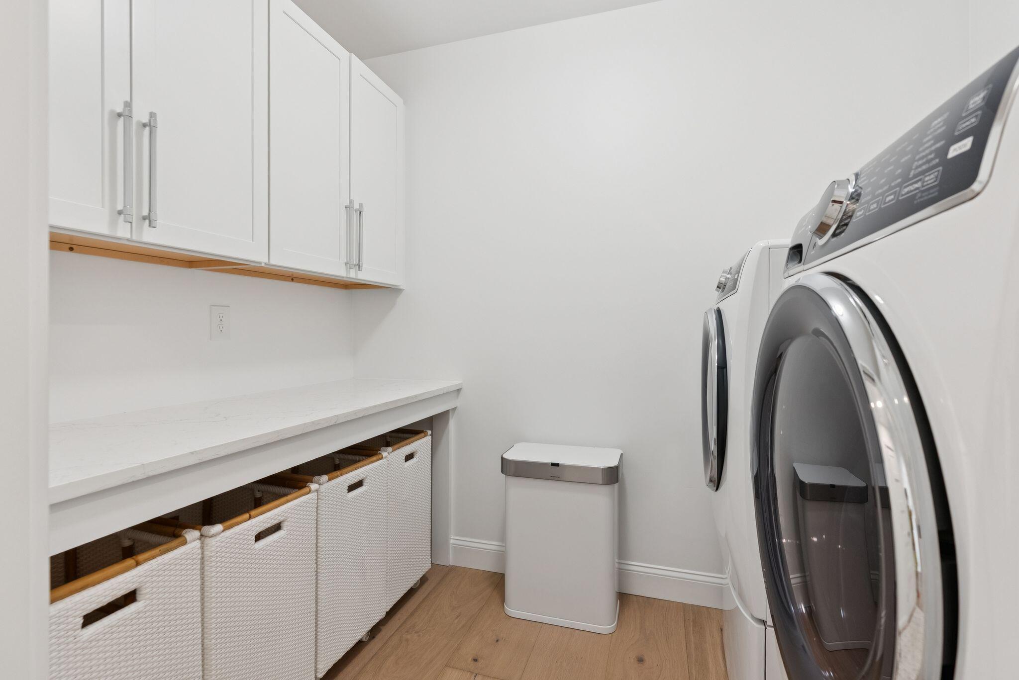 Cumberland, Maine, 04021, United States, ,5 BathroomsBathrooms,Residential,Active,1899925