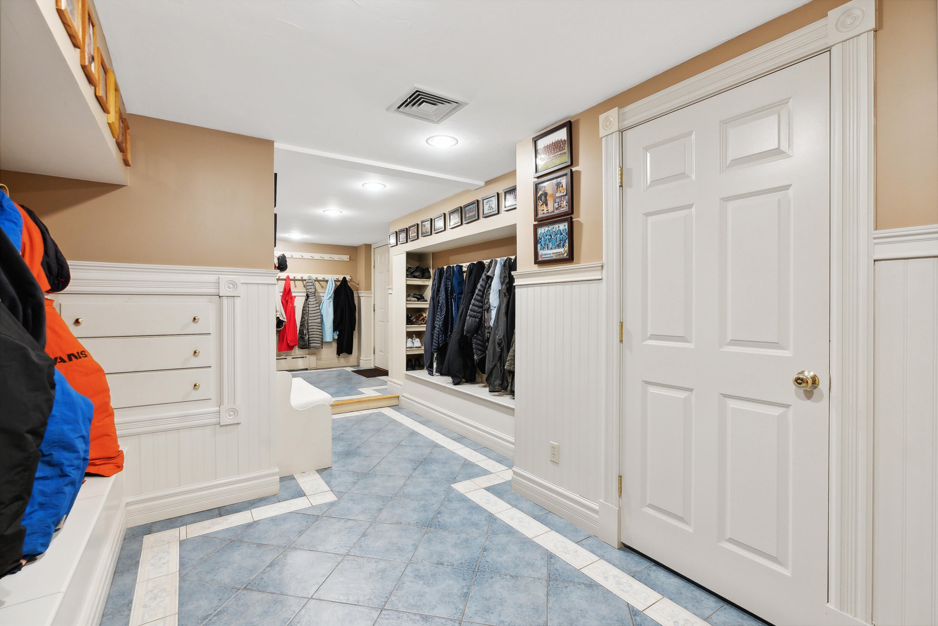 Saco, Maine, 04072, United States, 8 Bedrooms Bedrooms, ,9 BathroomsBathrooms,Residential,Active,1839757