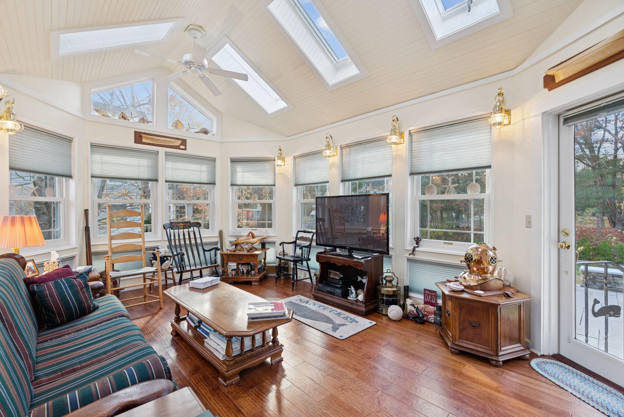 Brunswick, Maine, 04011, United States, 3 Bedrooms Bedrooms, ,3 BathroomsBathrooms,Residential,Active,1985566