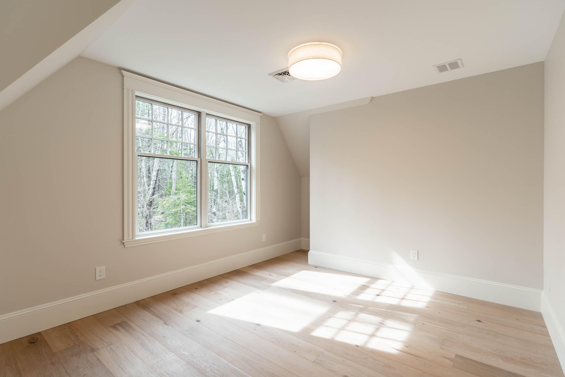 Kennebunkport, Maine, 04046, United States, 5 Bedrooms Bedrooms, ,7 BathroomsBathrooms,Residential,Active,1780326