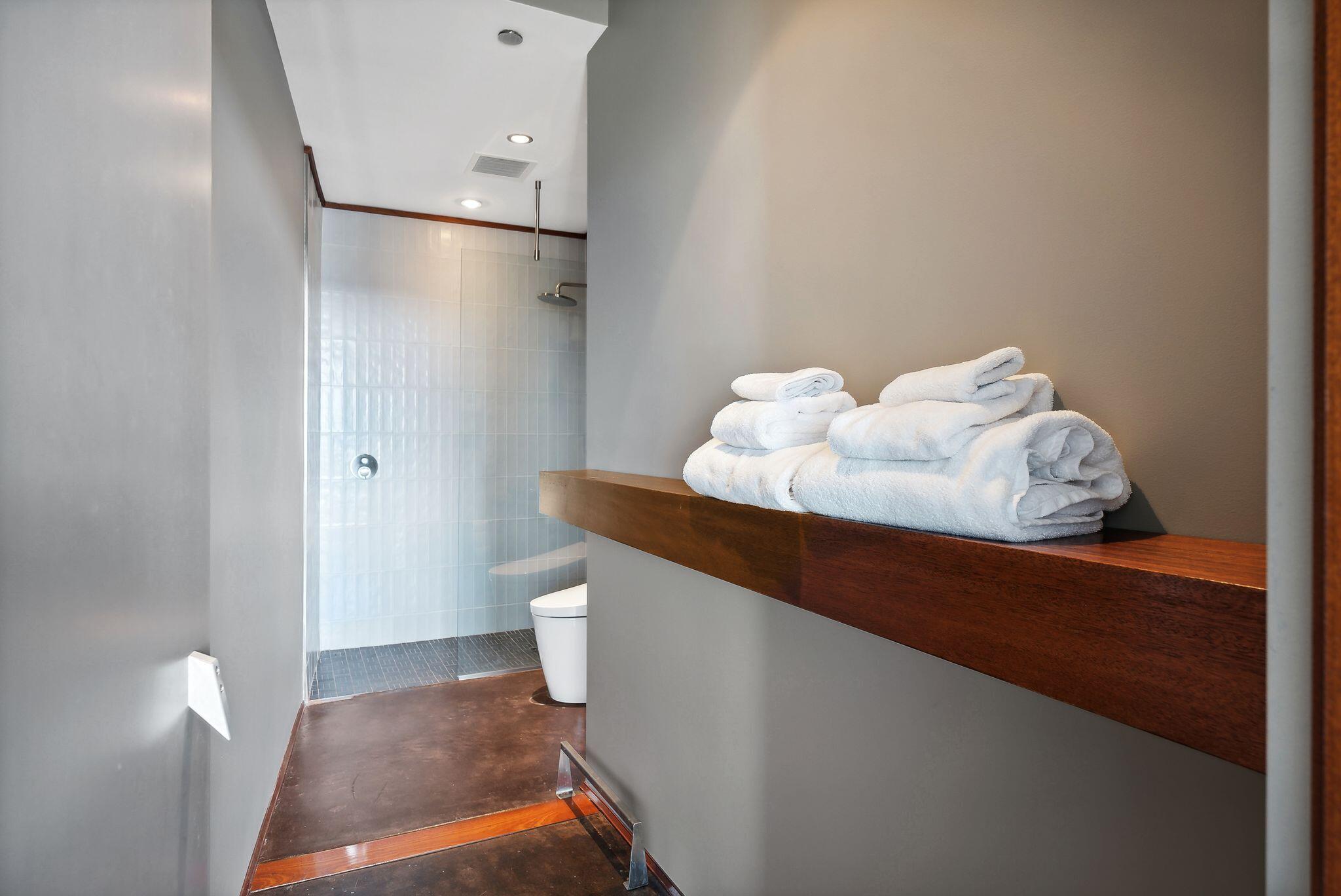 Portland, Maine, 04101, United States, 2 Bedrooms Bedrooms, ,3 BathroomsBathrooms,Residential,Active,1839414