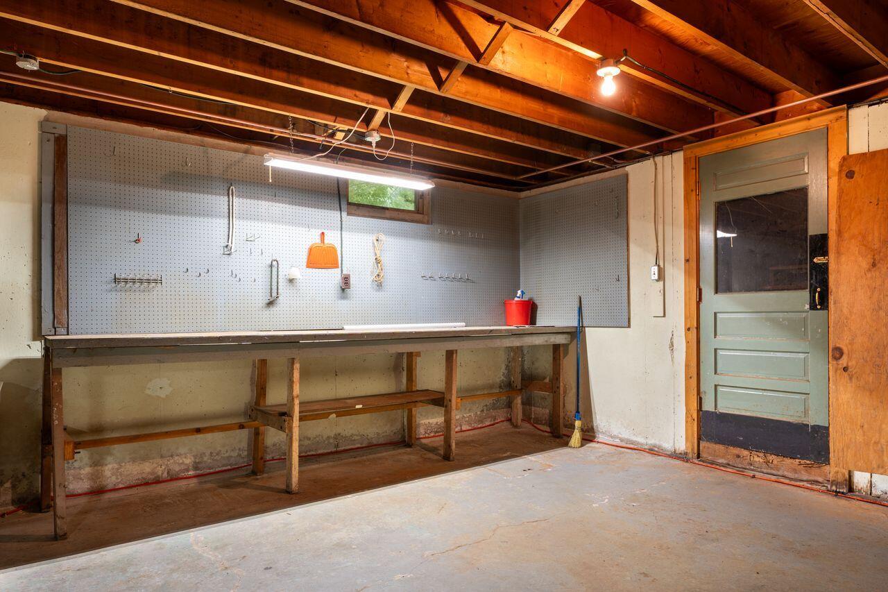 Brunswick, Maine, 04011, United States, 4 Bedrooms Bedrooms, ,3 BathroomsBathrooms,Residential,Active,1900497