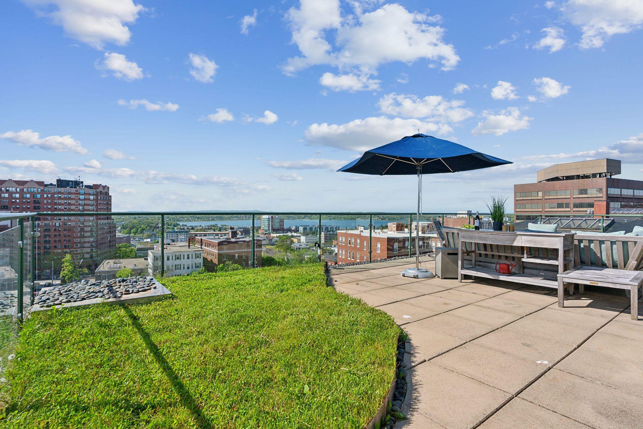 Portland, Maine, 04101, United States, 2 Bedrooms Bedrooms, ,3 BathroomsBathrooms,Residential,Active,1839414