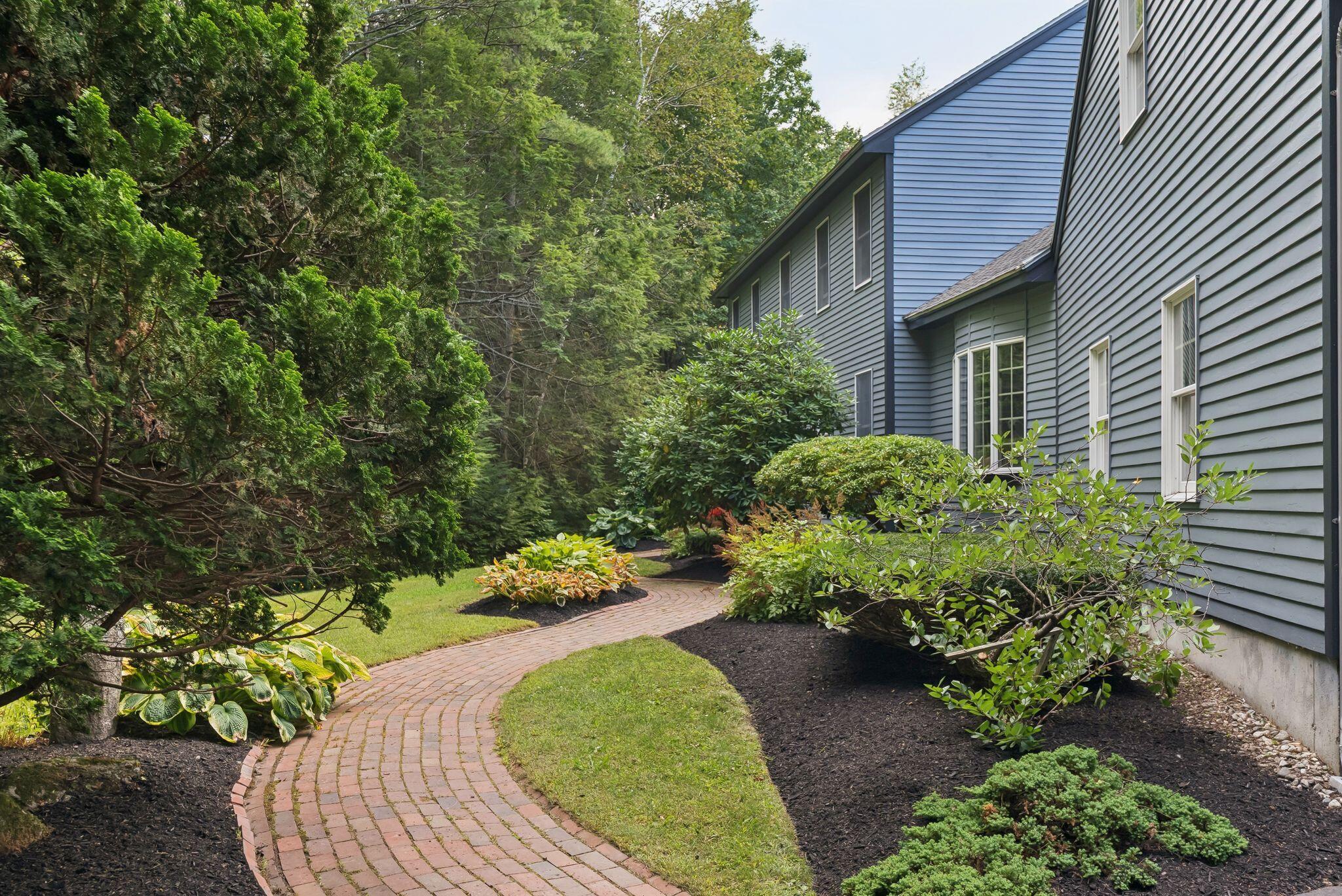 Cumberland, Maine, 04110, United States, 4 Bedrooms Bedrooms, ,4 BathroomsBathrooms,Residential,Active,1945069