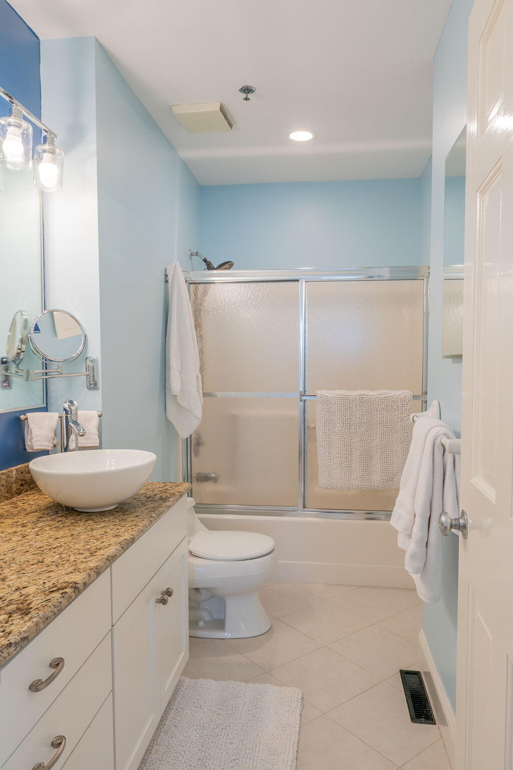 Portland, Maine, 04101, United States, 2 Bedrooms Bedrooms, ,3 BathroomsBathrooms,Residential,Active,1823987