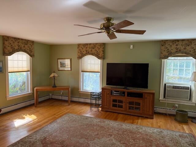 York, Maine, 03909, United States, 3 Bedrooms Bedrooms, ,3 BathroomsBathrooms,Residential,Active,1953001