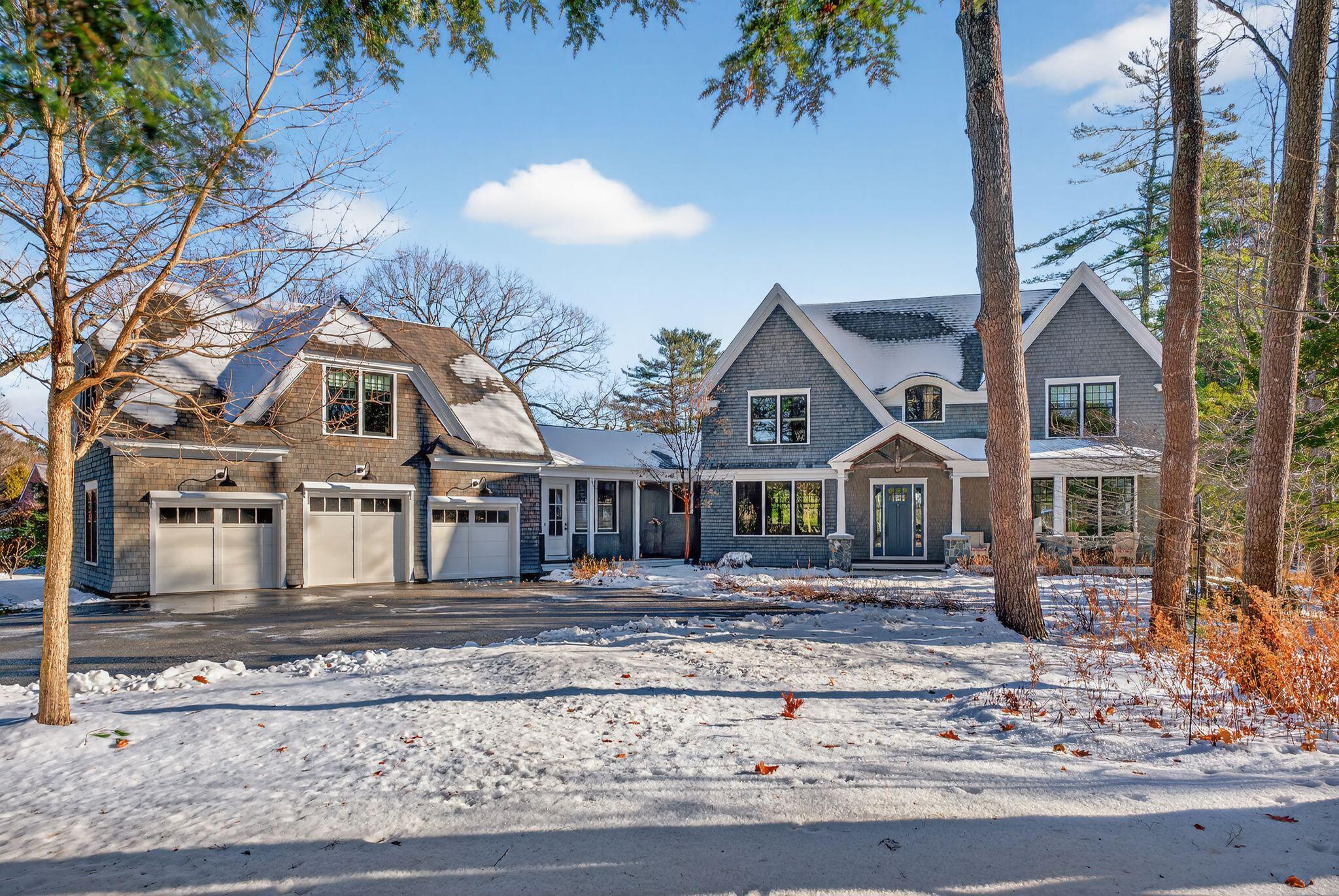 Falmouth, Maine, 04105, United States, 5 Bedrooms Bedrooms, ,6 BathroomsBathrooms,Residential,Active,1952276