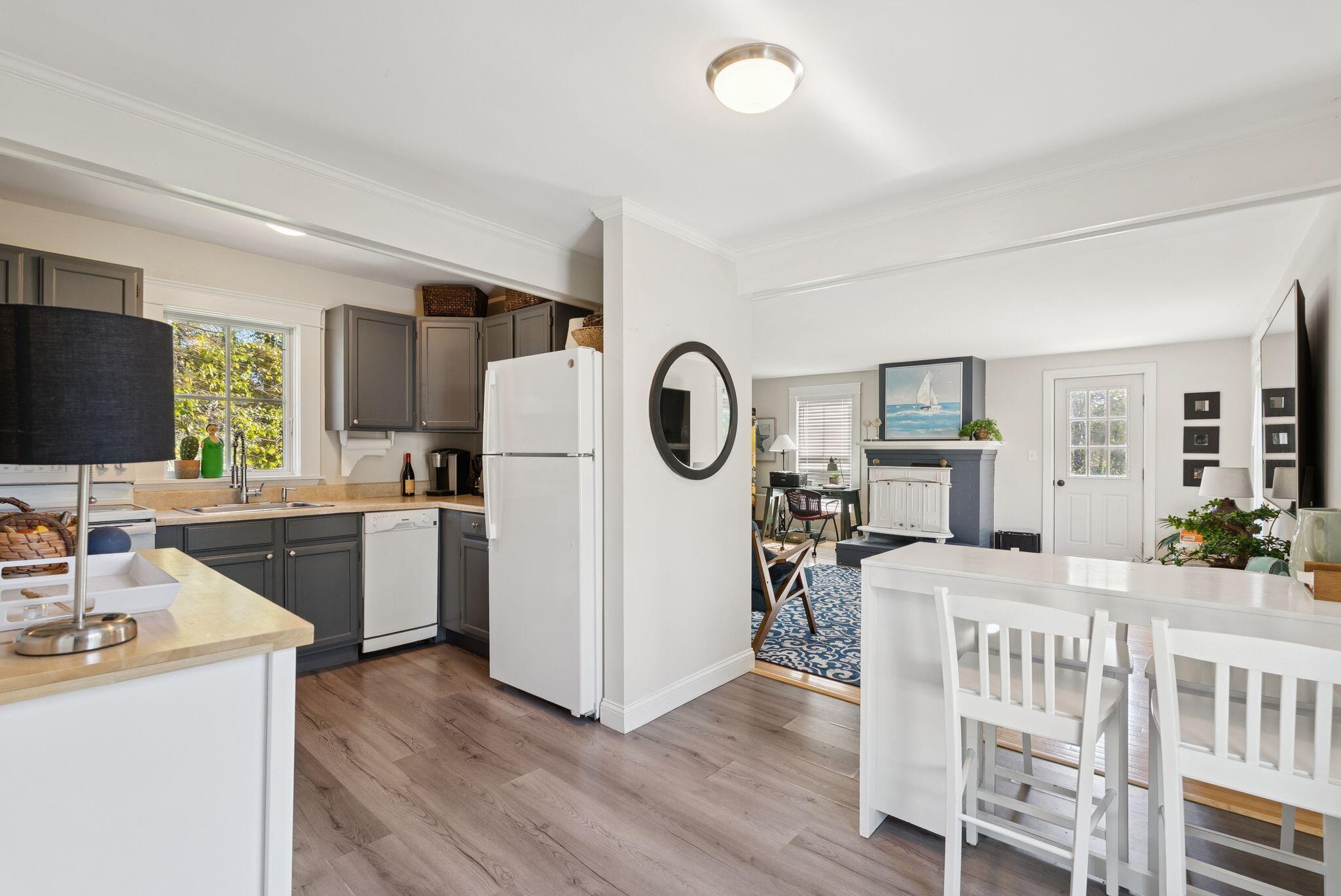 Falmouth, Maine, 04105, United States, 5 Bedrooms Bedrooms, ,4 BathroomsBathrooms,Residential,Active,1961947