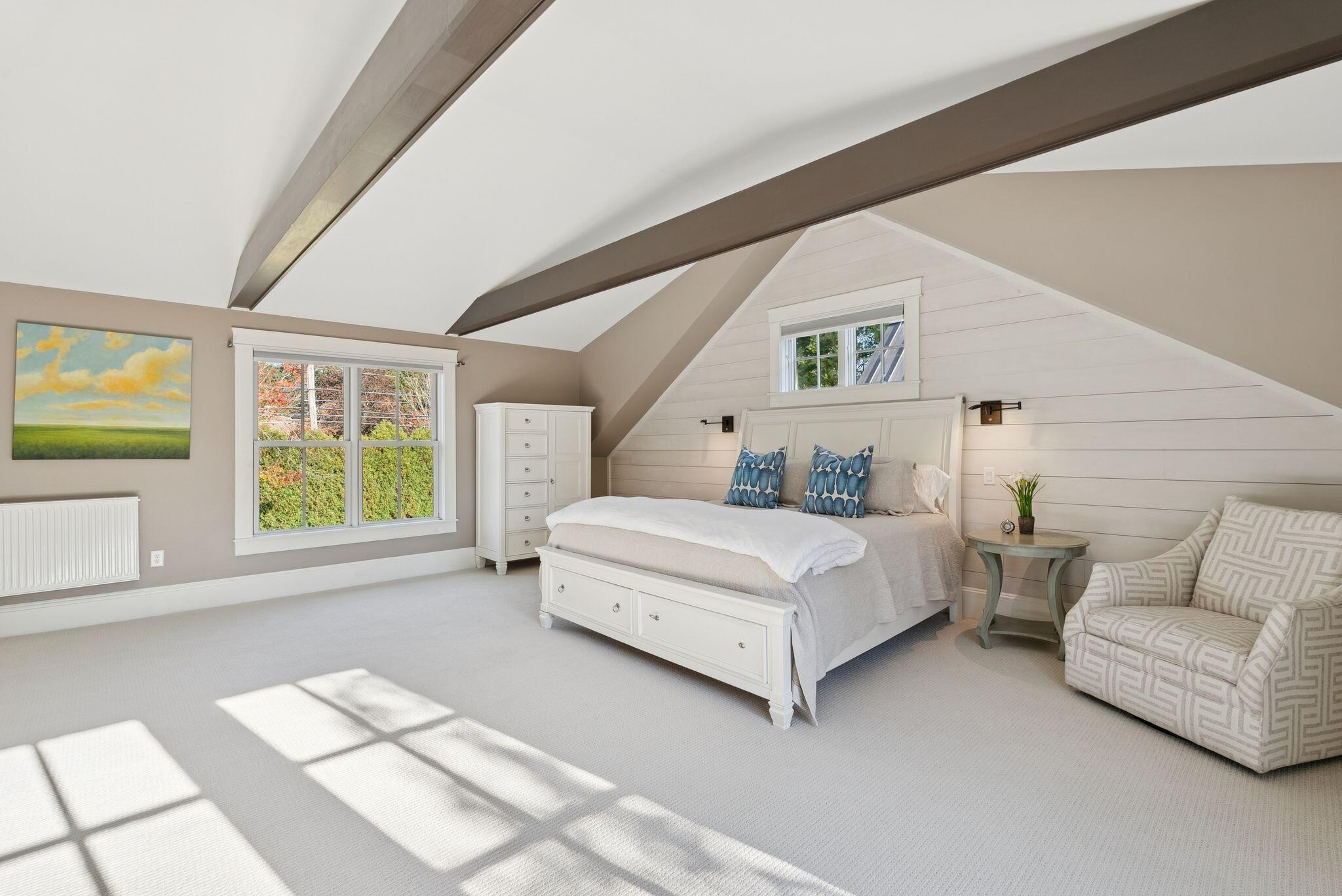 Falmouth, Maine, 04105, United States, 5 Bedrooms Bedrooms, ,4 BathroomsBathrooms,Residential,Active,1961947