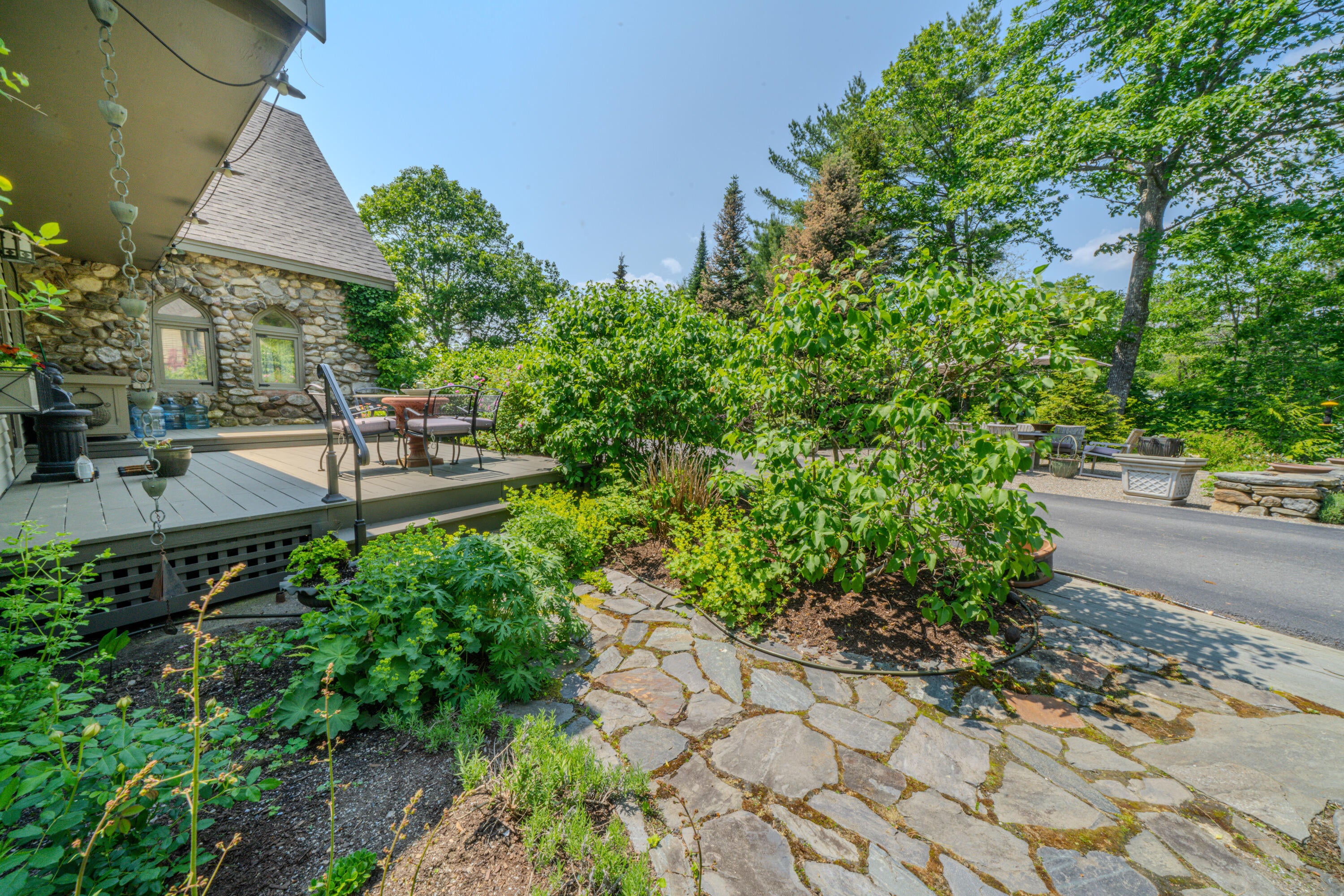 Belfast, Maine, 04915, United States, ,2 BathroomsBathrooms,Residential,Active,1762819