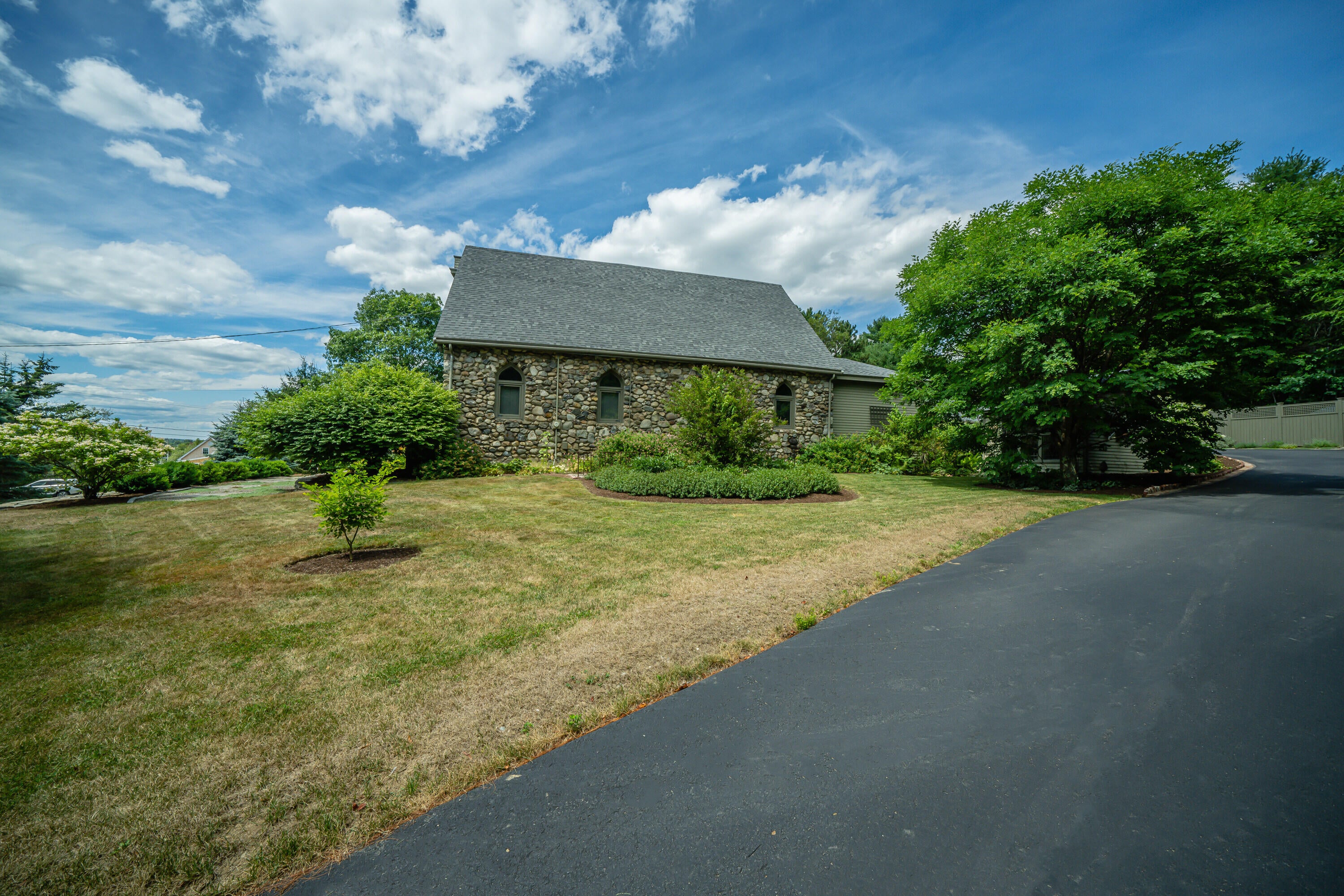 Belfast, Maine, 04915, United States, ,2 BathroomsBathrooms,Residential,Active,1762819