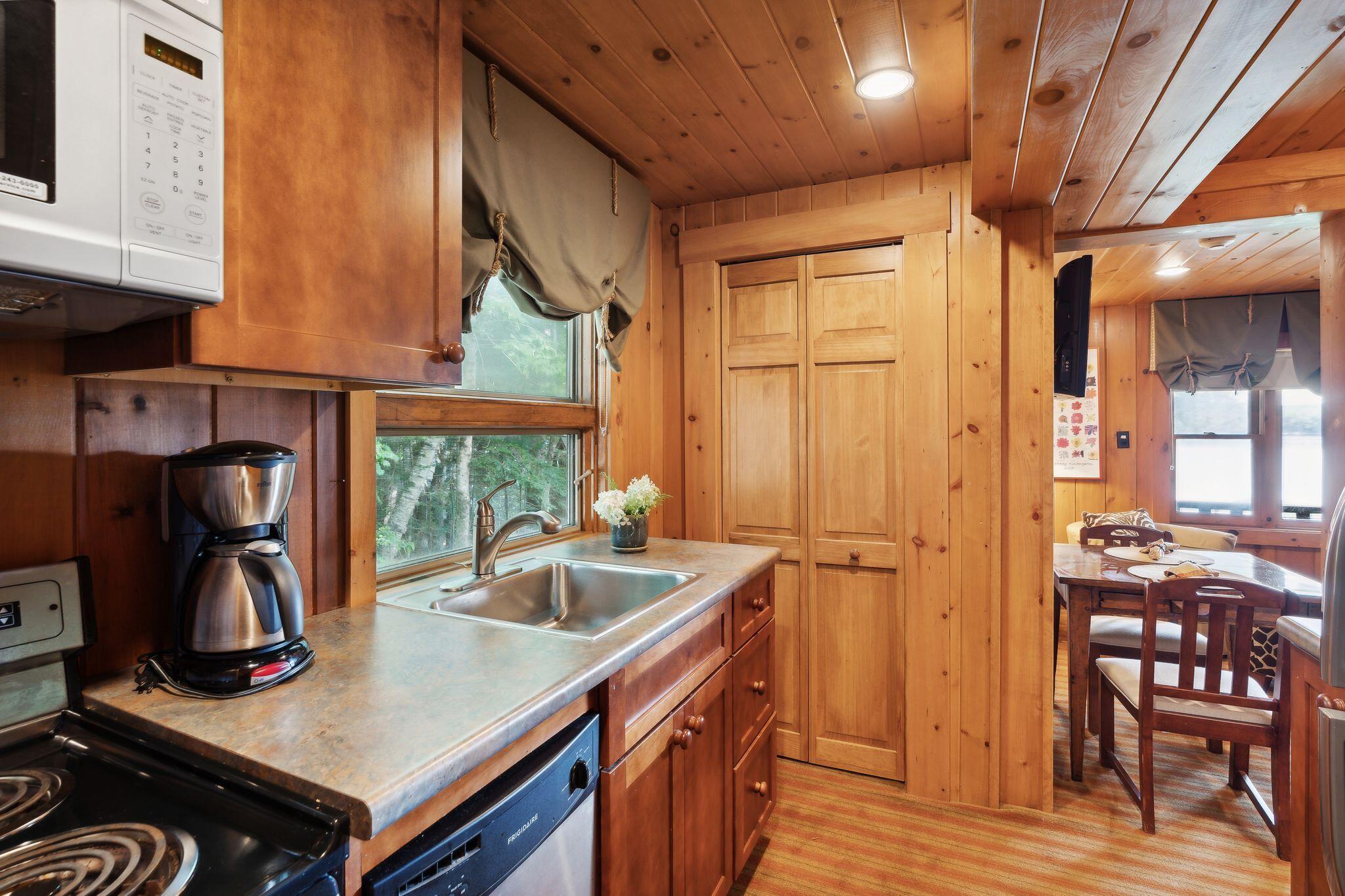Naples, Maine, 04055, United States, 9 Bedrooms Bedrooms, ,8 BathroomsBathrooms,Residential,Active,1905064