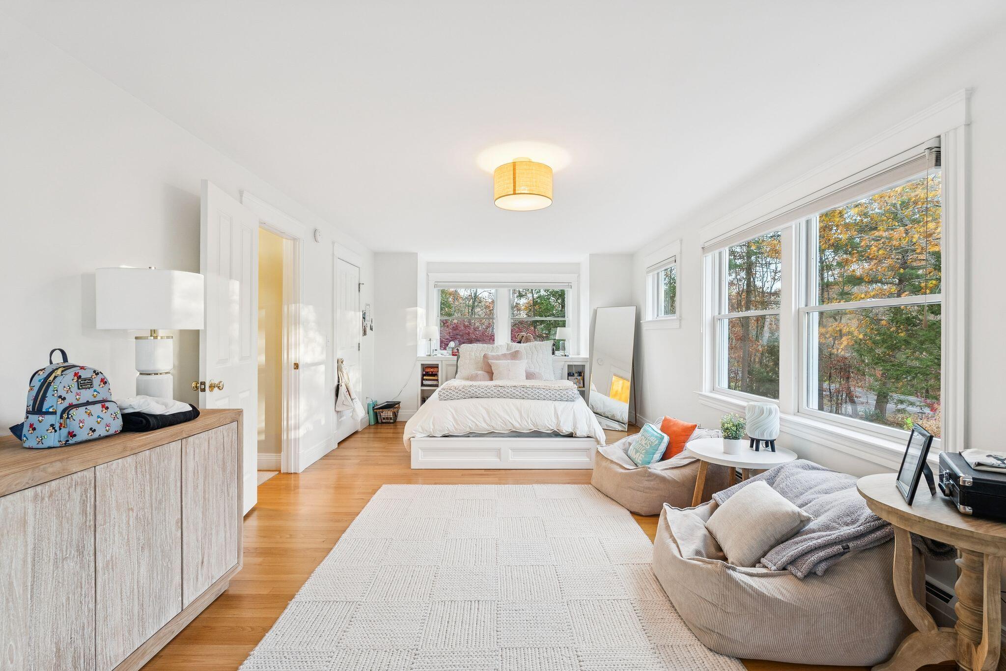 Falmouth, Maine, 04105, United States, 5 Bedrooms Bedrooms, ,4 BathroomsBathrooms,Residential,Active,2002327